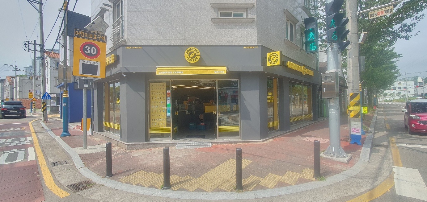 컴포즈커피 진주초전북로점 매장 이미지
