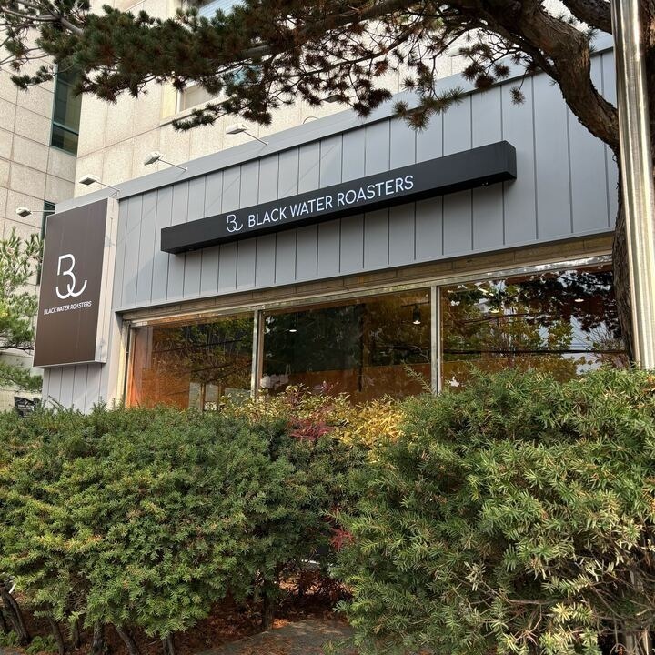 블랙워터로스터스 강남점 매장 이미지