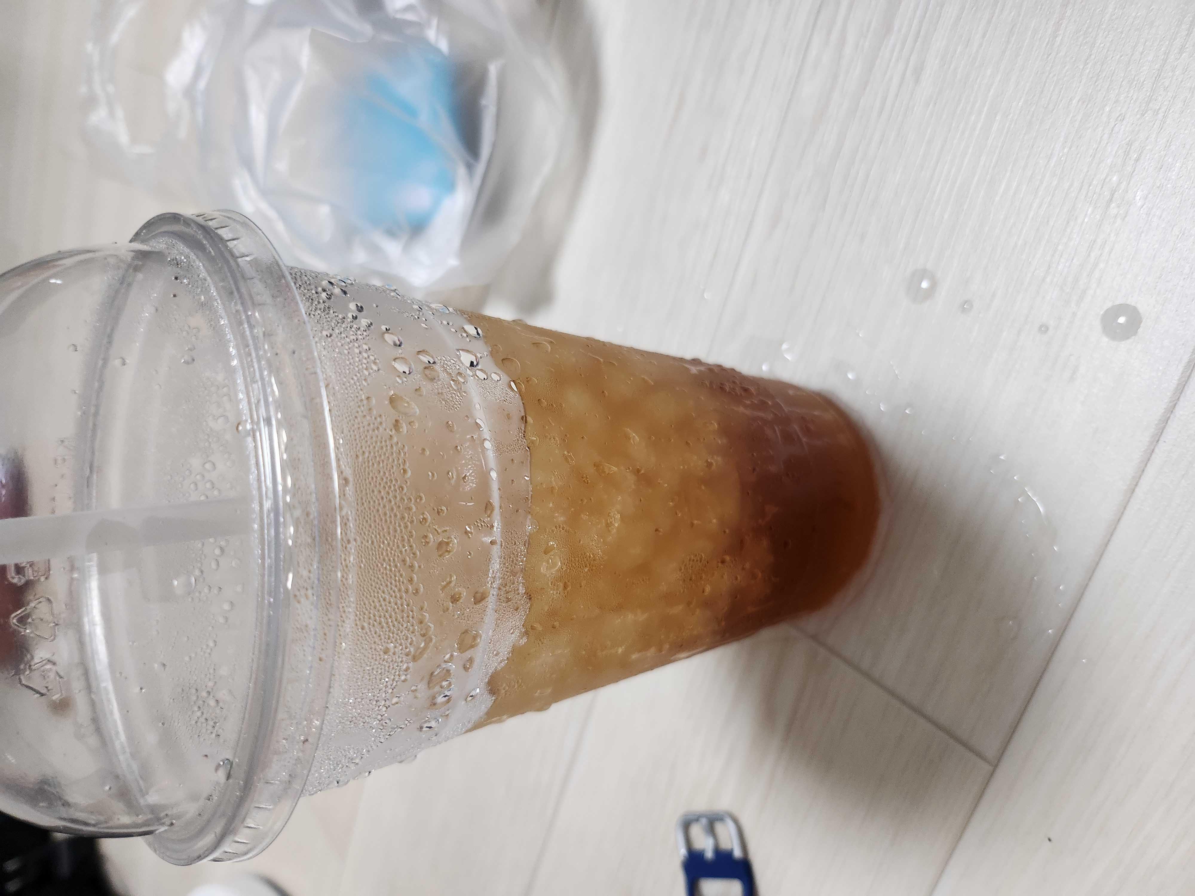아이스티 맛있네요 ~ㅋ