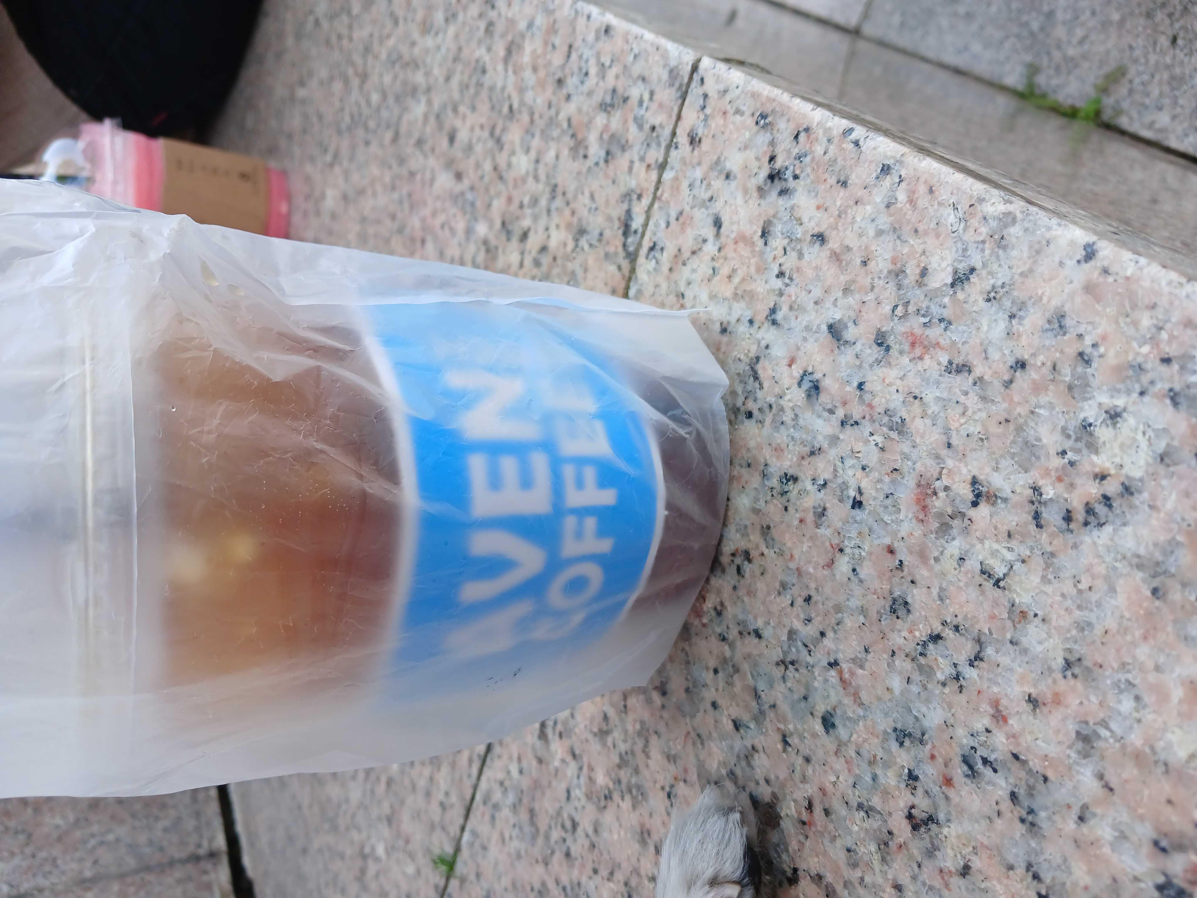 사장님이 좀 친절했으면 좋겠습니다 