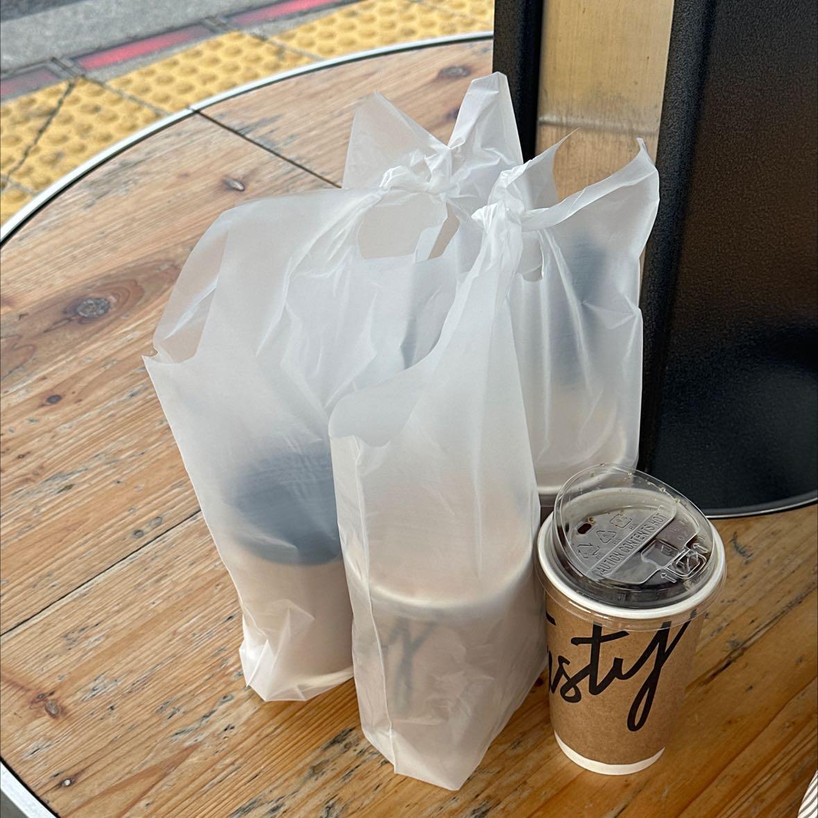 테이스티커피가 회사근처에있어서 행복해
