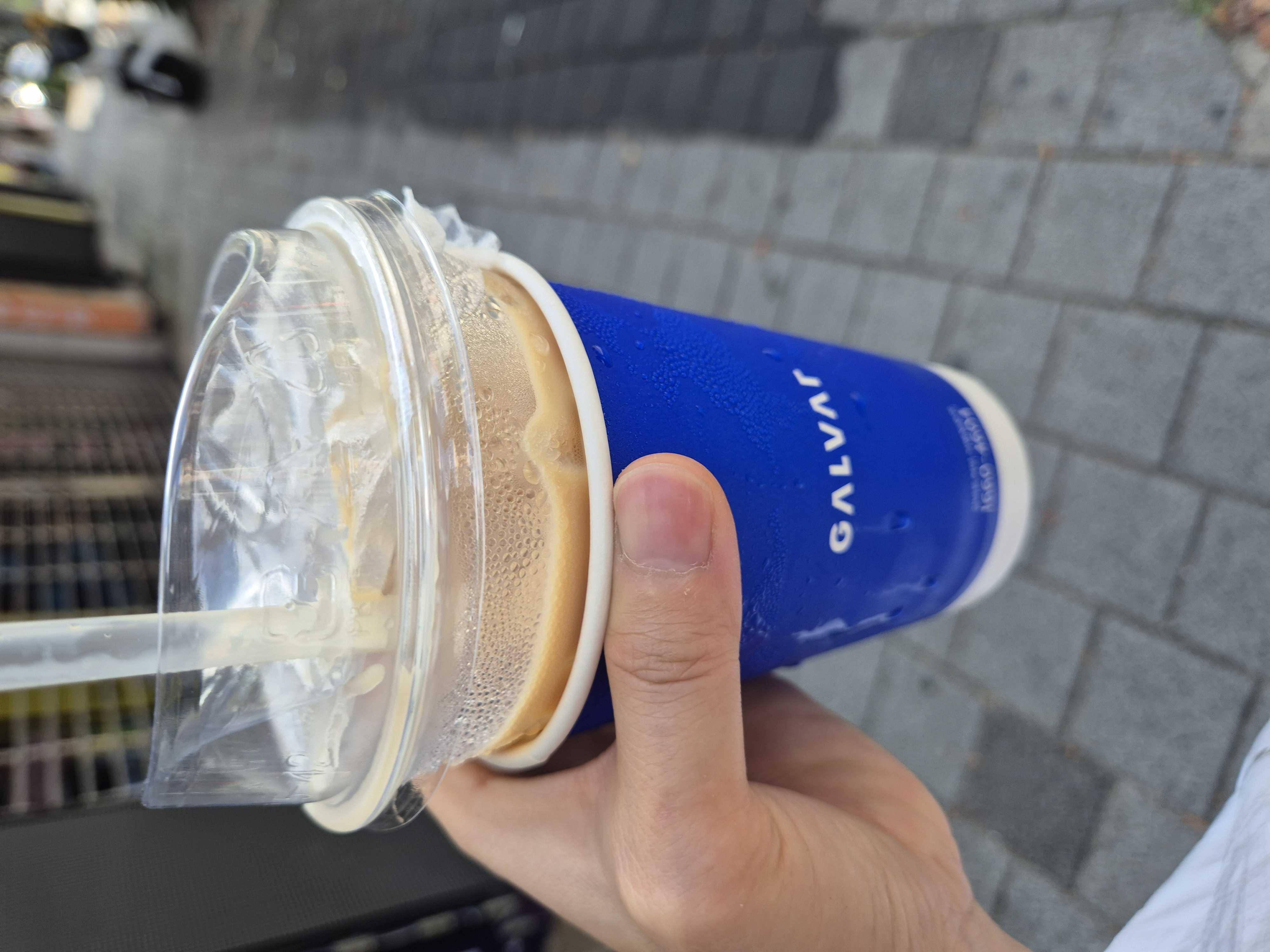 굿 커피가 진해서 라떼도 맛있네요 굿