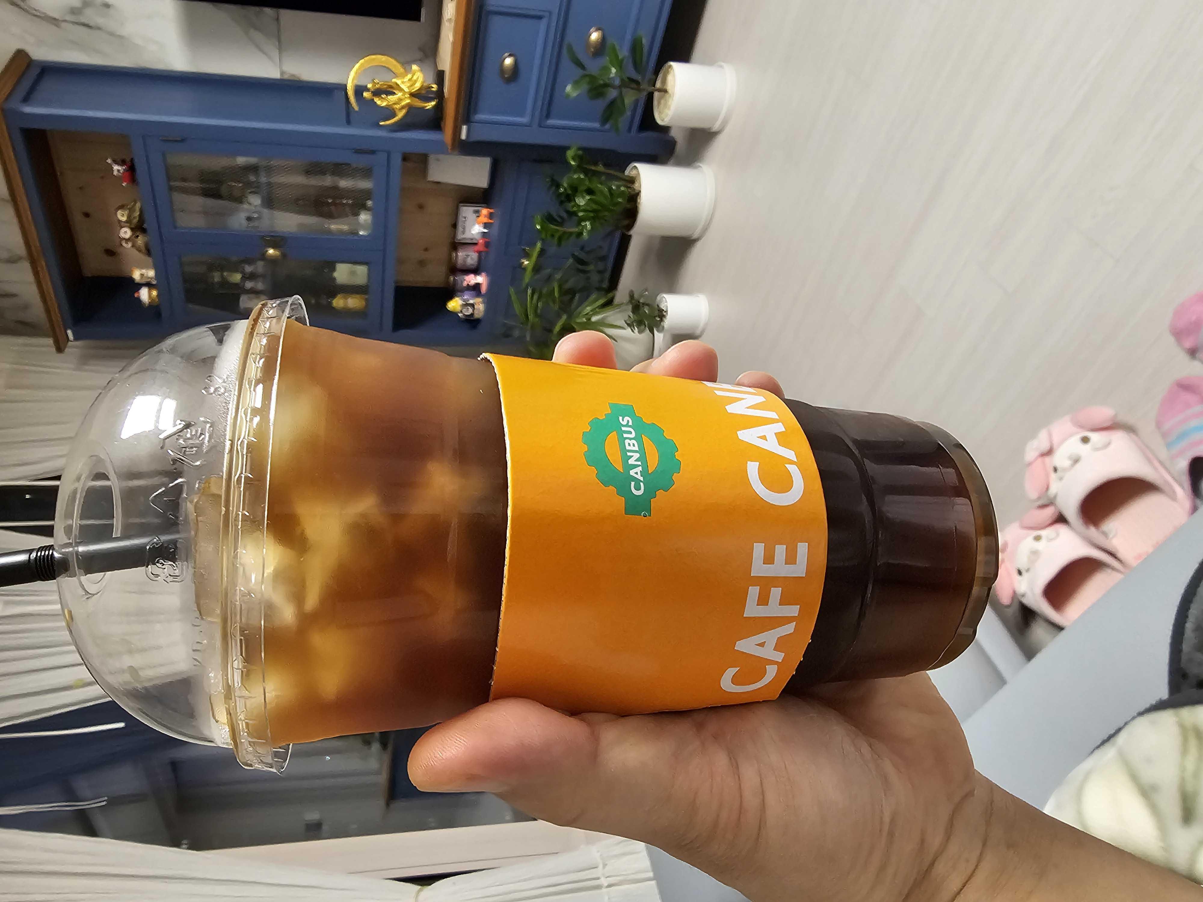 아파트 정문 앞에 생겨서 자주 이용하