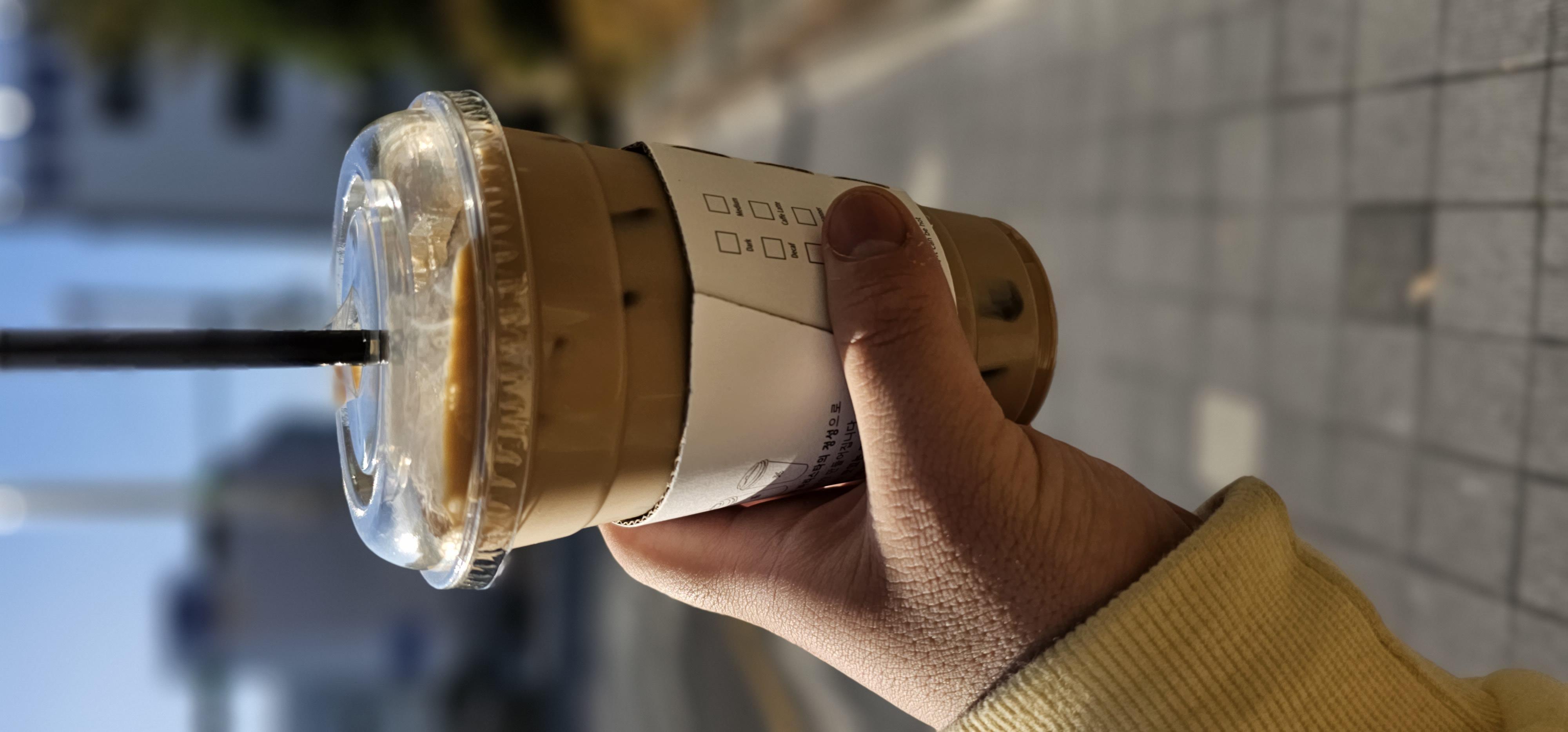오랜만에 출근하면서 마시는데, 잘 마