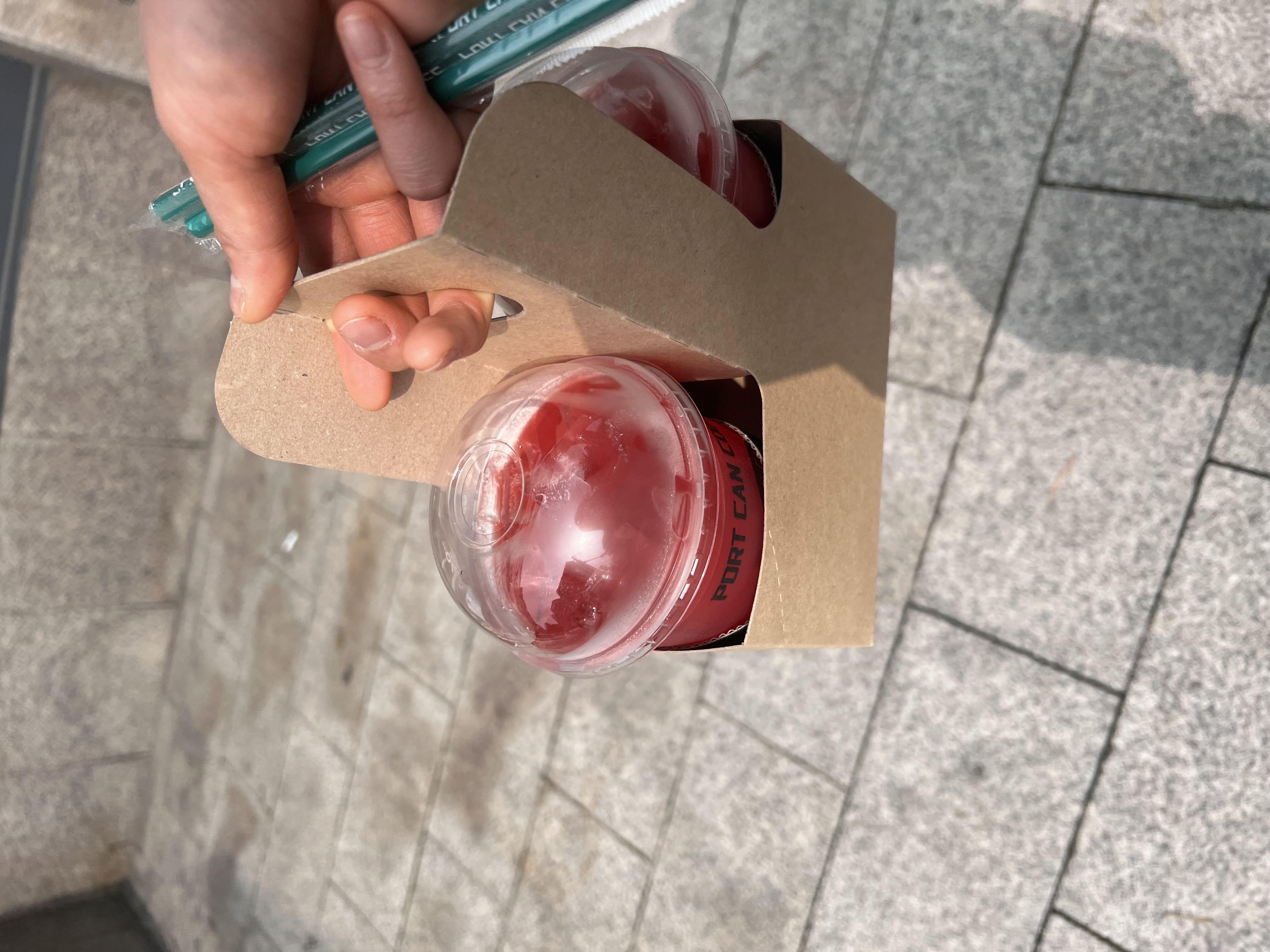 아메리카노는 자주 사먹는데 생과일 주