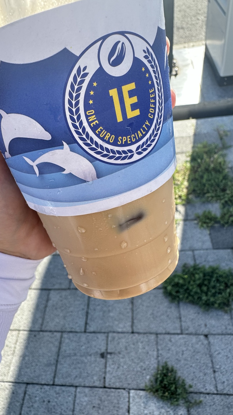 오전에 계시던 아주머니분은 그만두신건