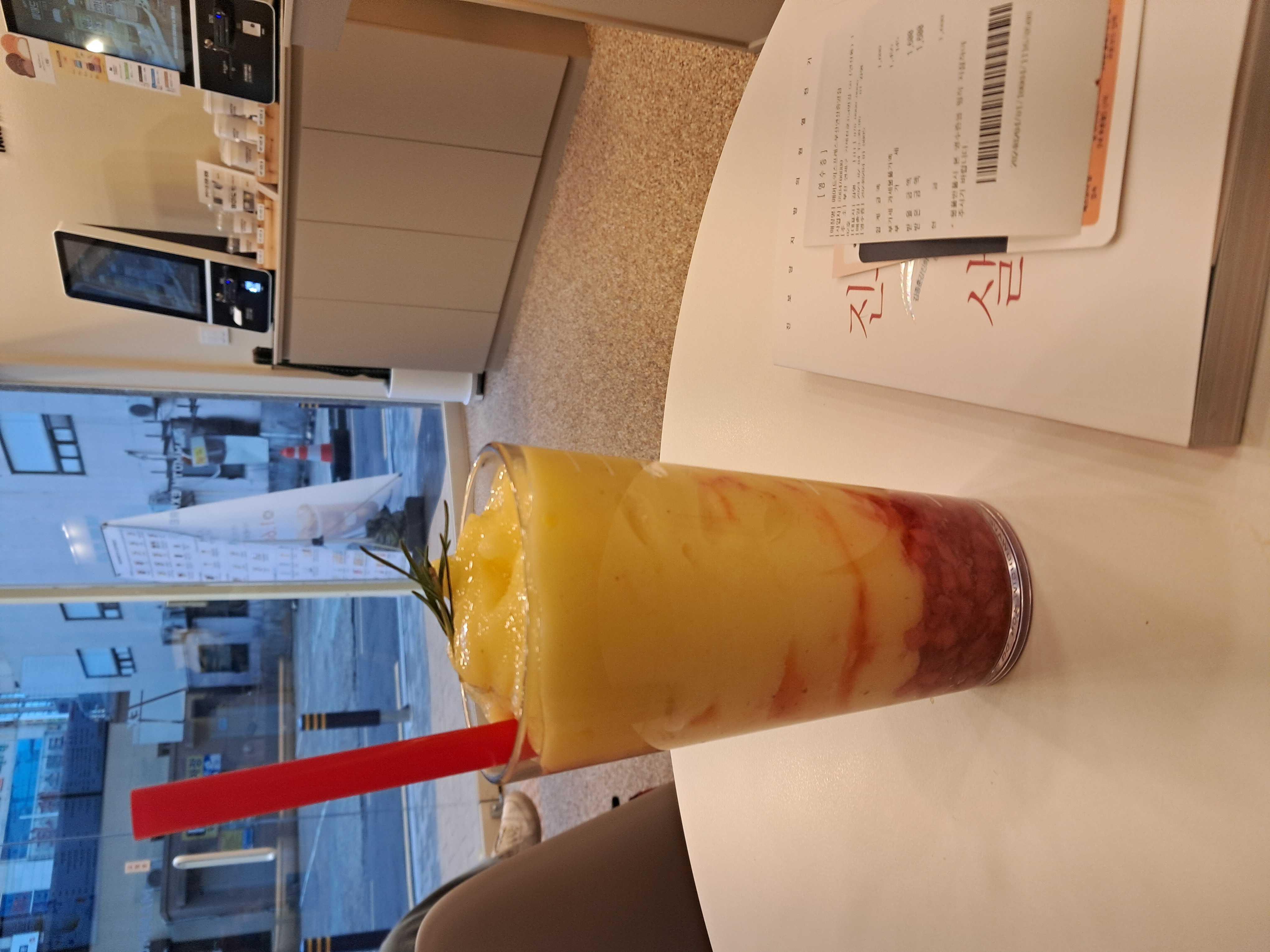 상큼하고 시원해요. 특별한 메뉴입니다