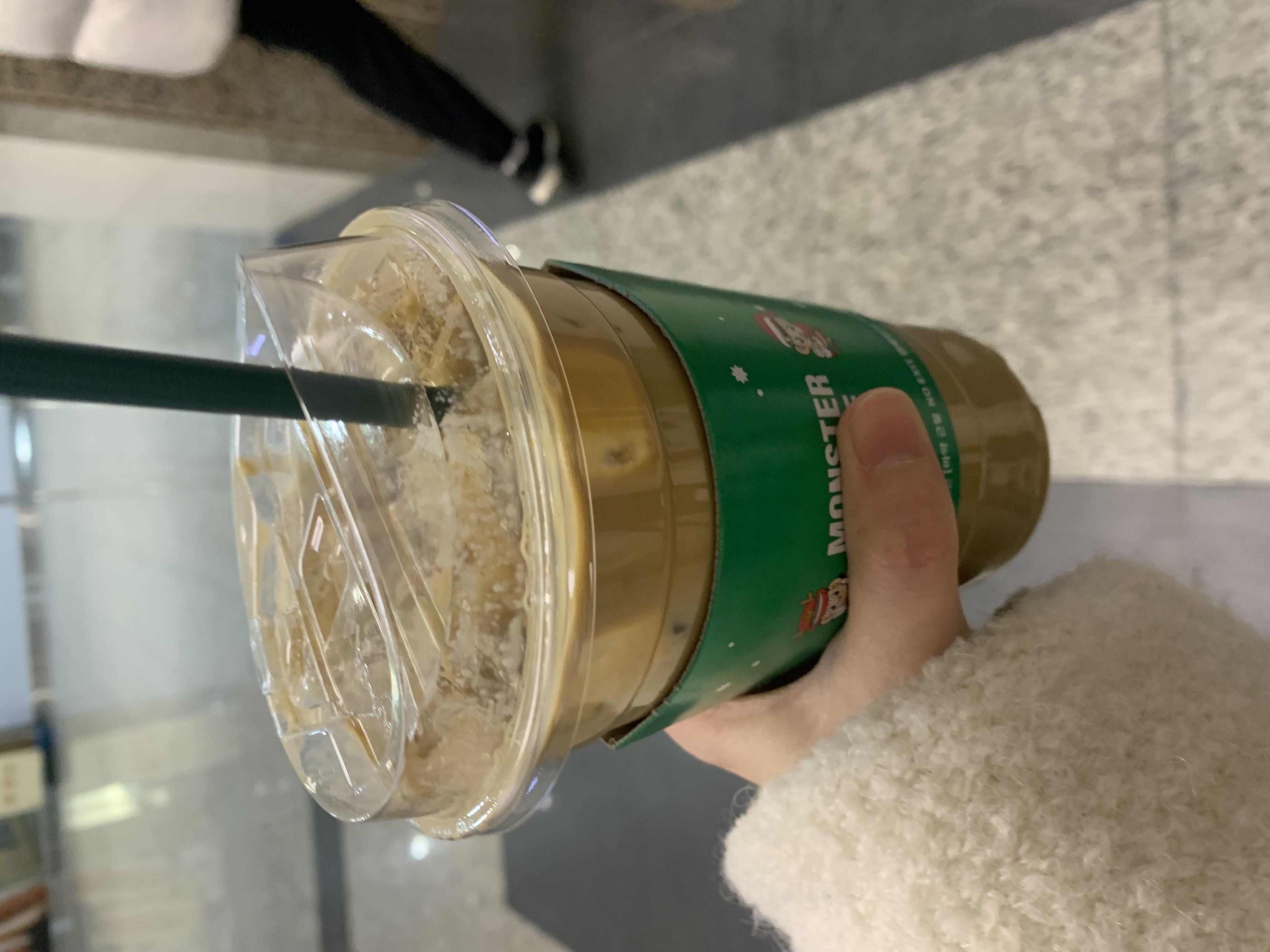 월욜이라 달달한게 땡겼는데 샷추가도 