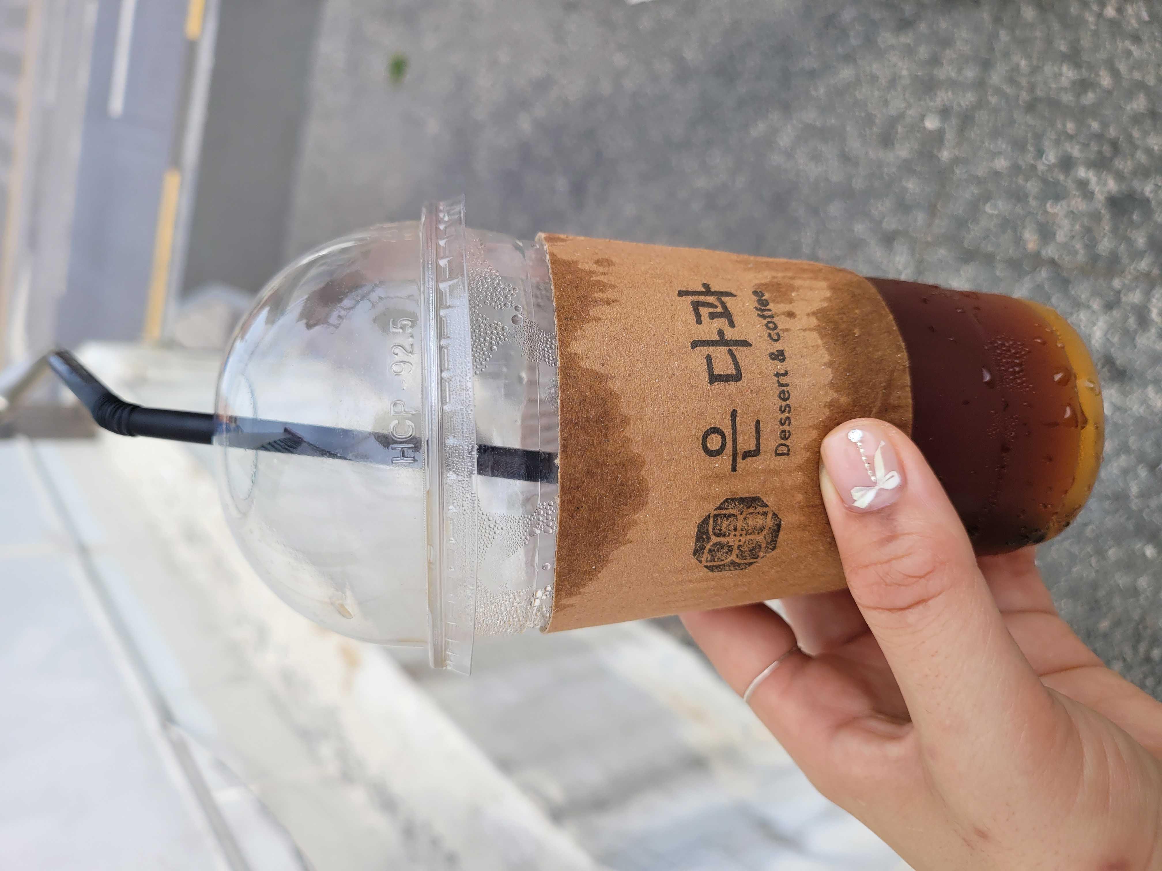 이더위에 아아는 필수~^^
은다과 아