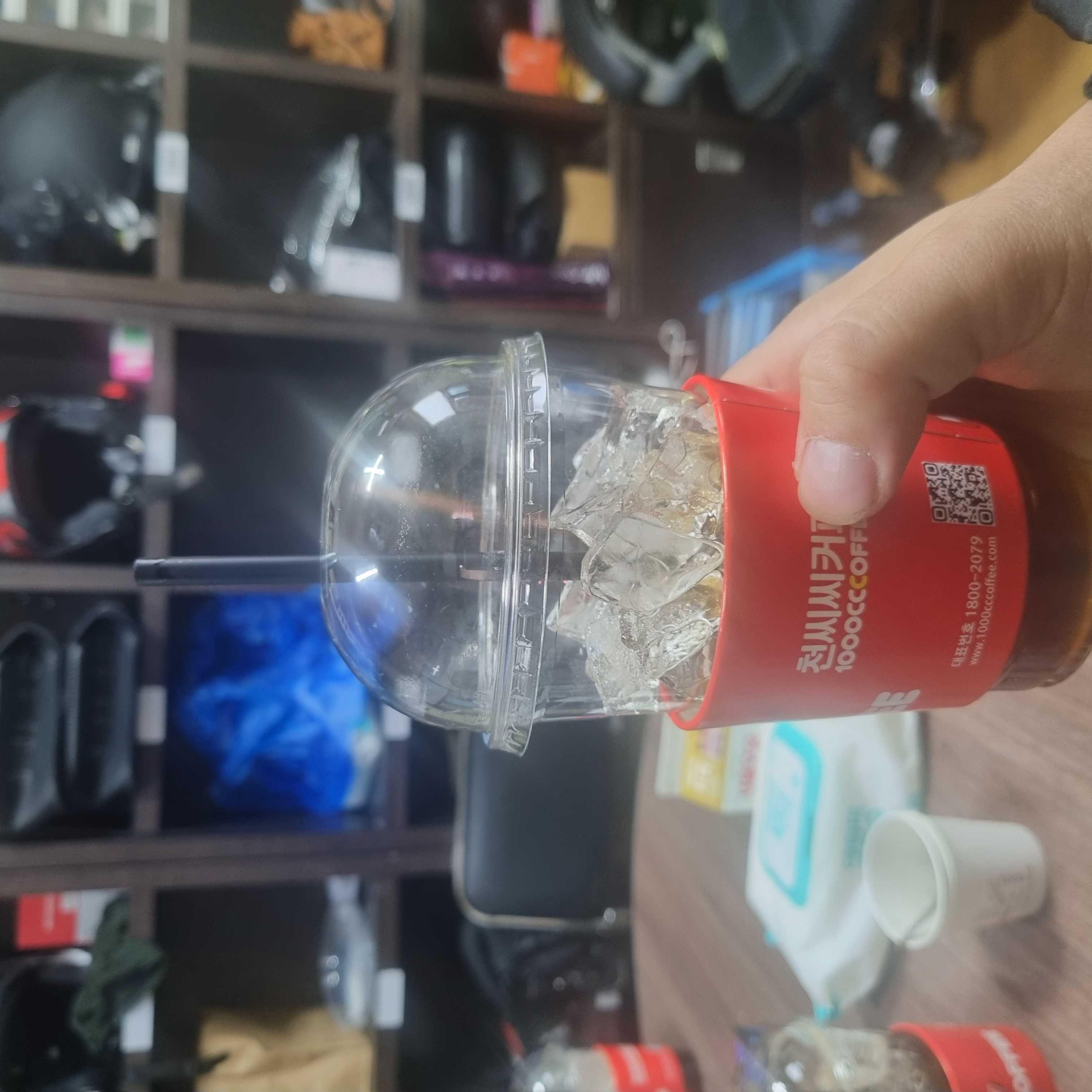 커피도 맛있어 사장님 완전친절 더이상