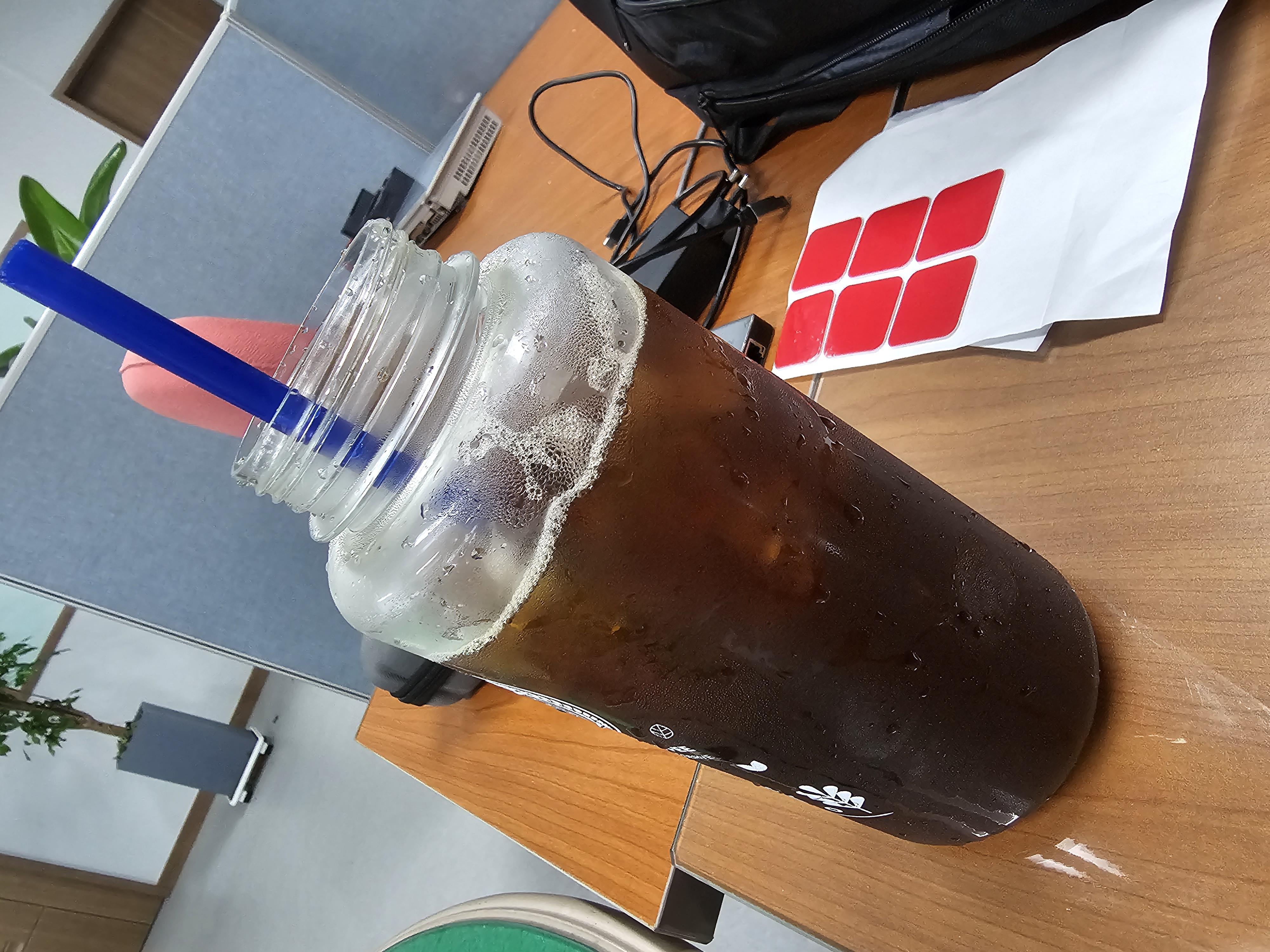 평일 아침에 샷3추가하면 진하고 맛있