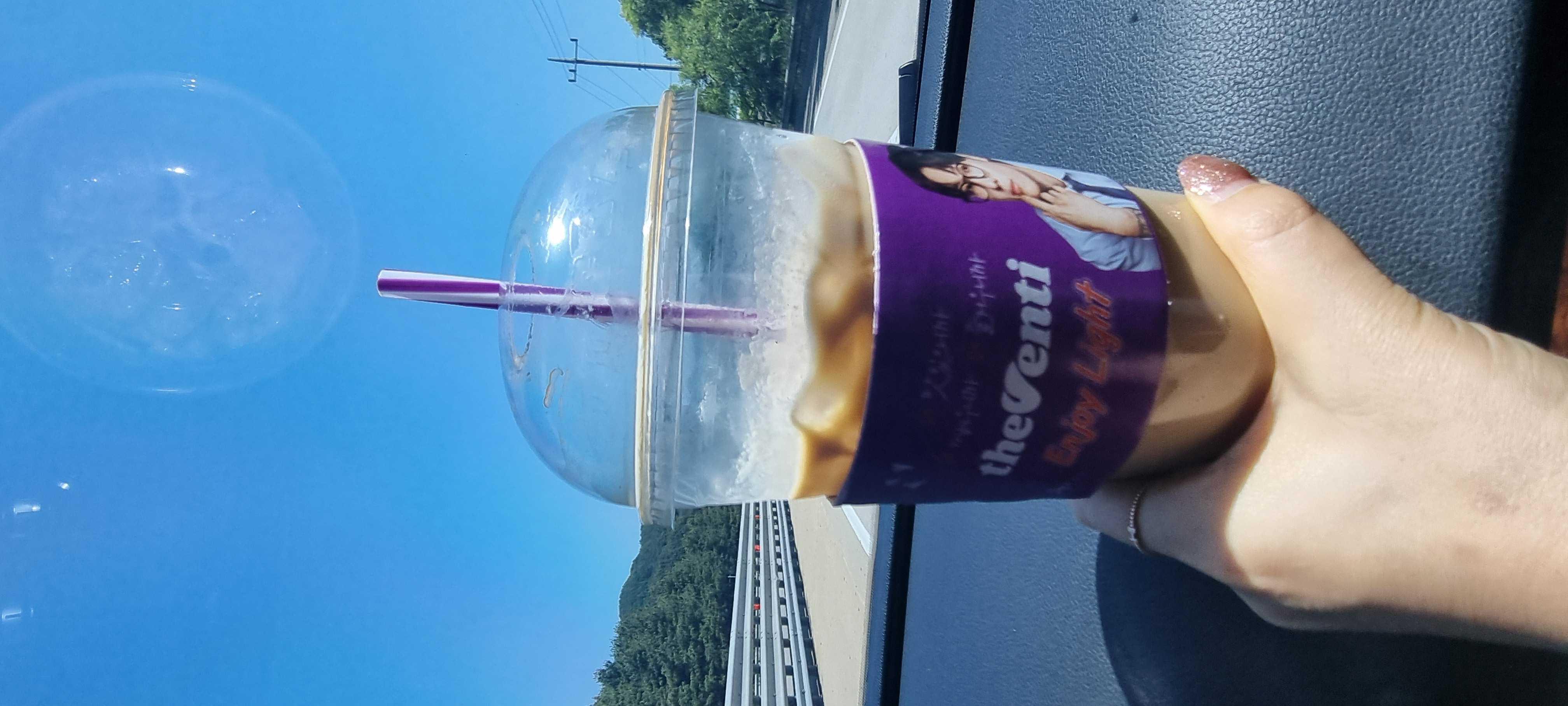 벤티사이즈 큼직하고 맛나용~

♧겸손