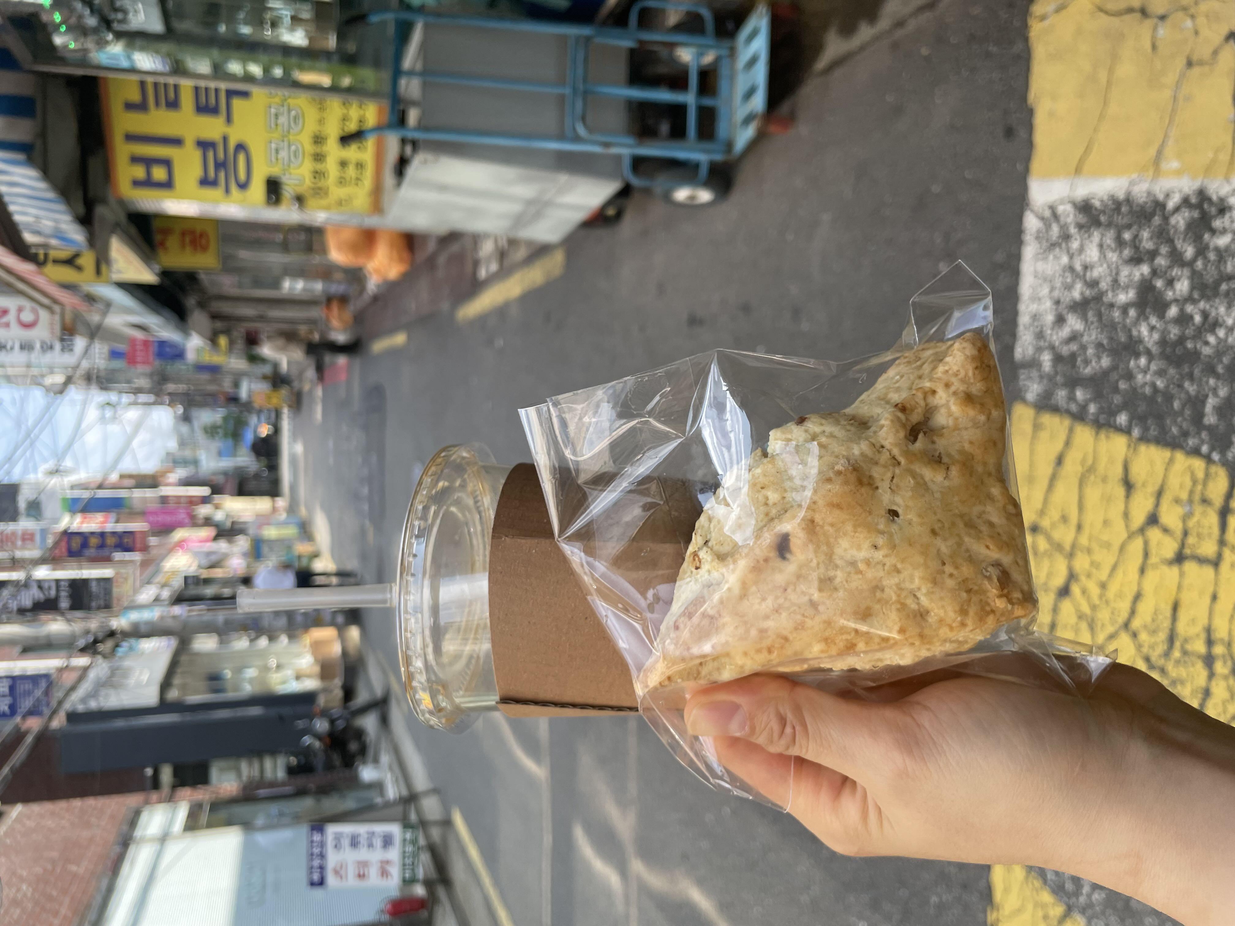 라떼 진짜 맛있는데!!! 어쩔 수 없