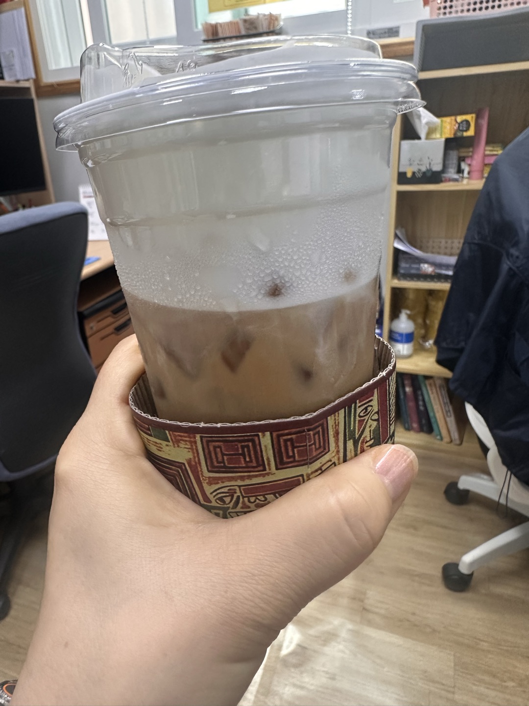 자주 먹는 아인슈페너예요
여기 커피 