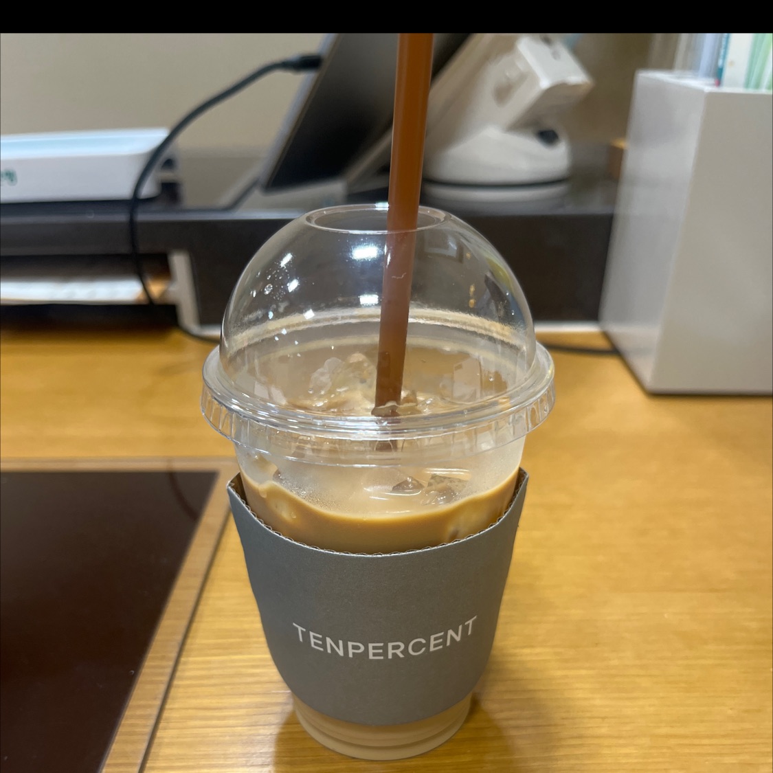 다른 플랫화이트 대비 덜 쓰고 양이 