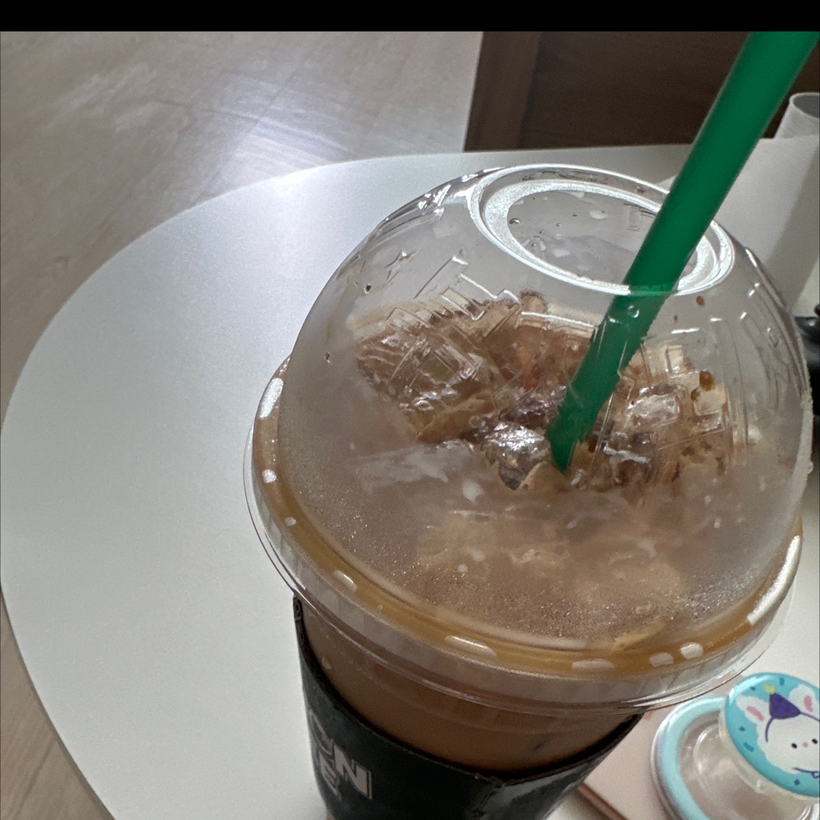 라테 잘 안마시는 편인데 이건 묘하게
