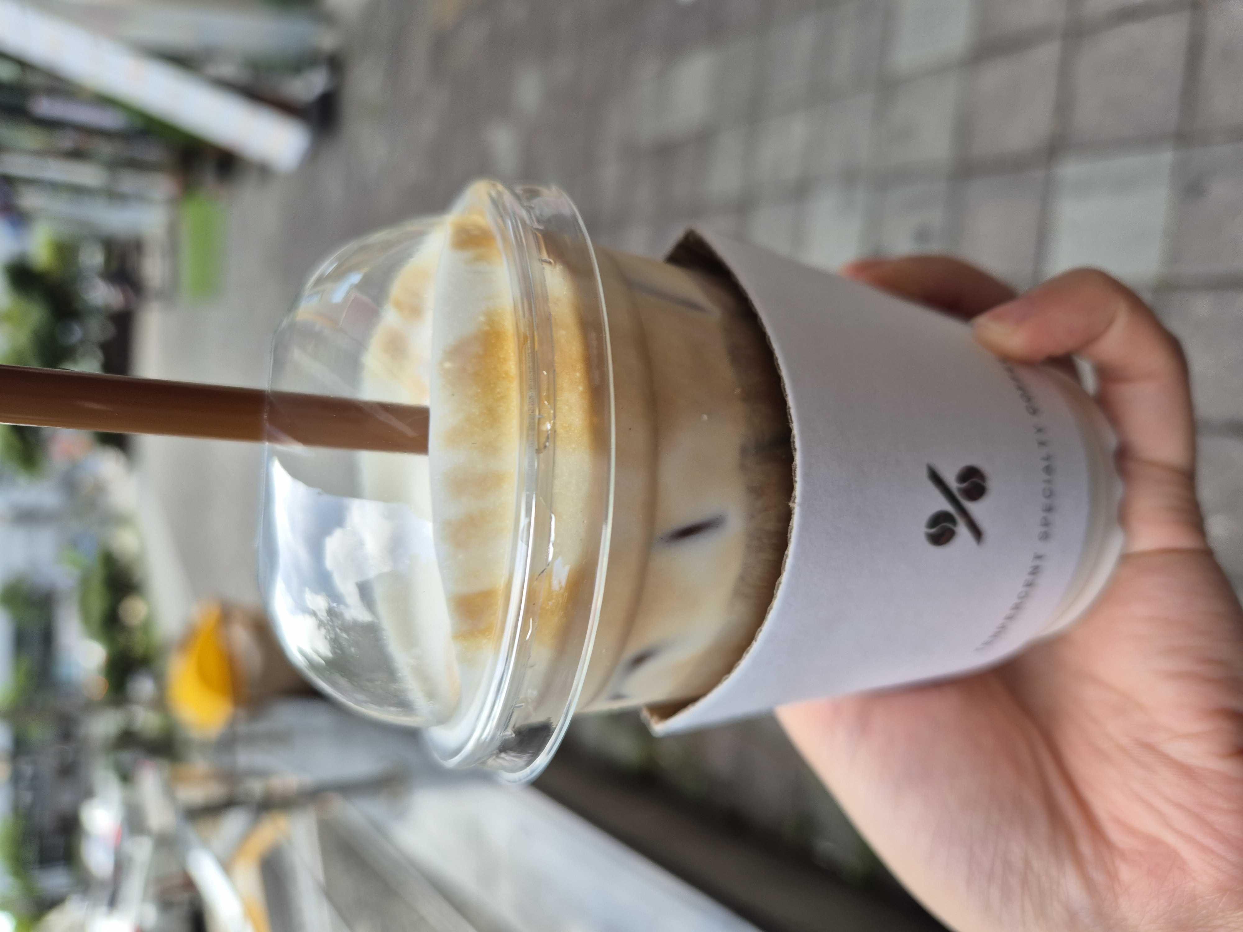 생각한 음료 양보다 많이 작았지만 시