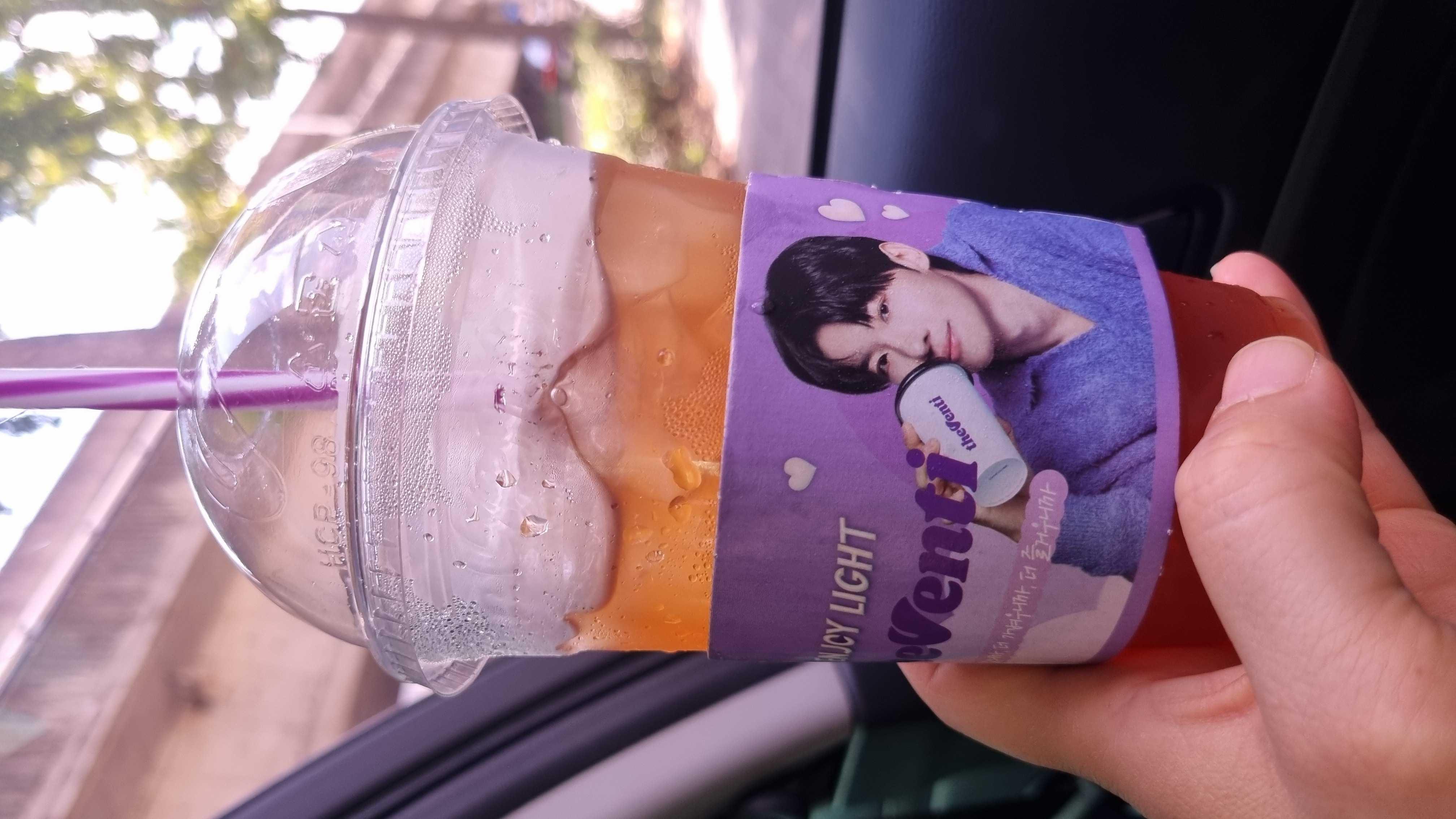 시원달콤 아이스티한잔