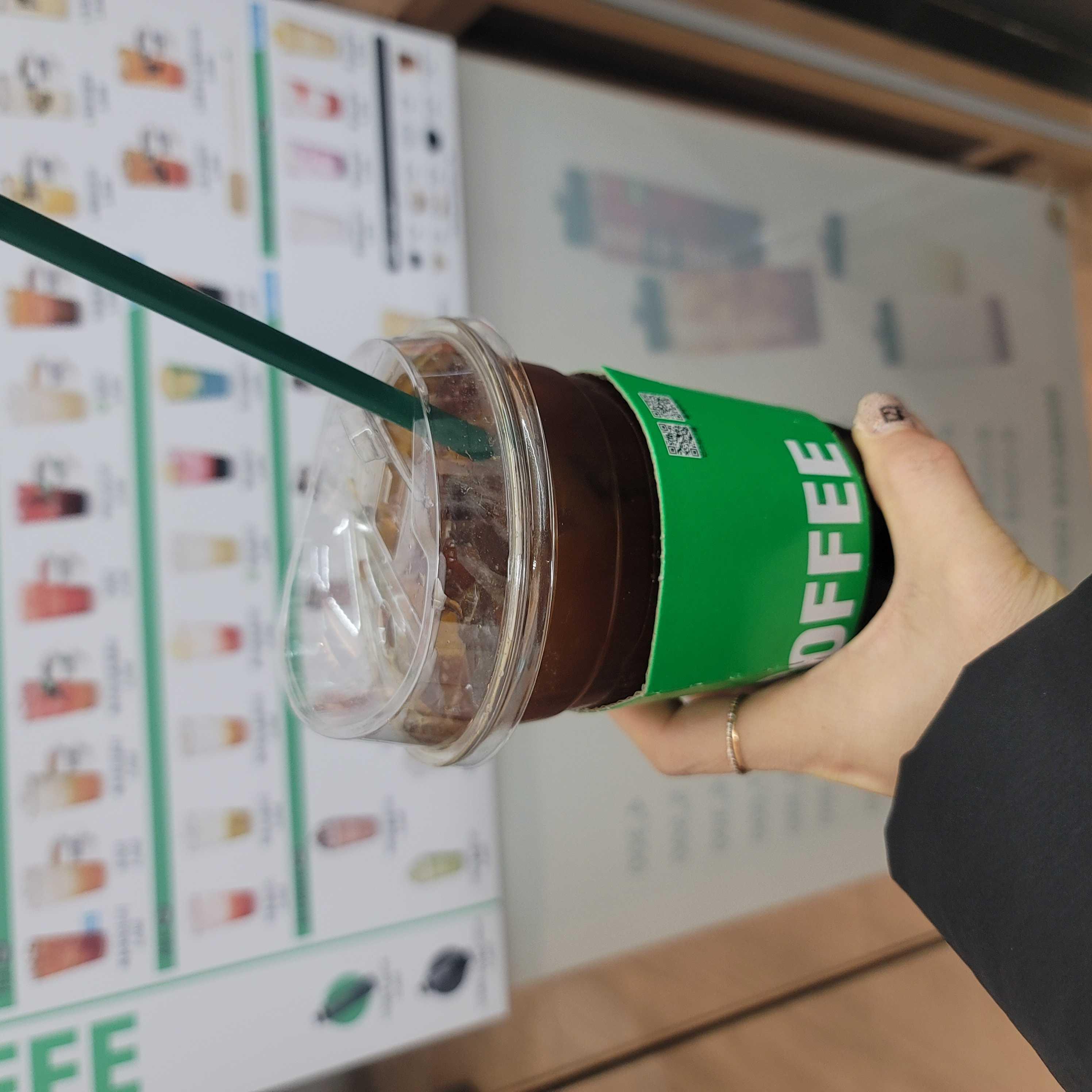 맛난커피에
친절직원분 ^^
잘마실께요