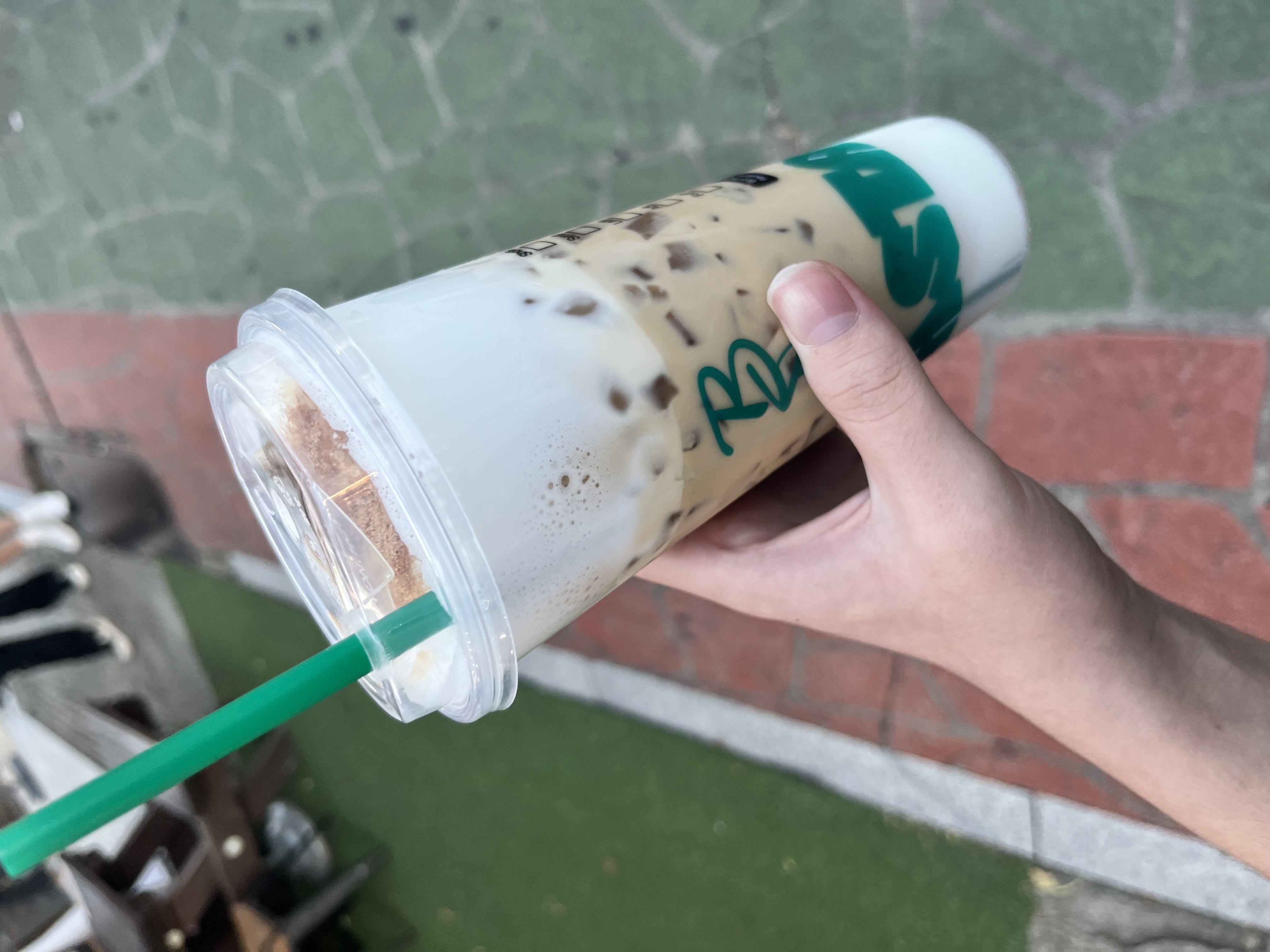 음료 맛이 깔끔하고 맘에 드네요