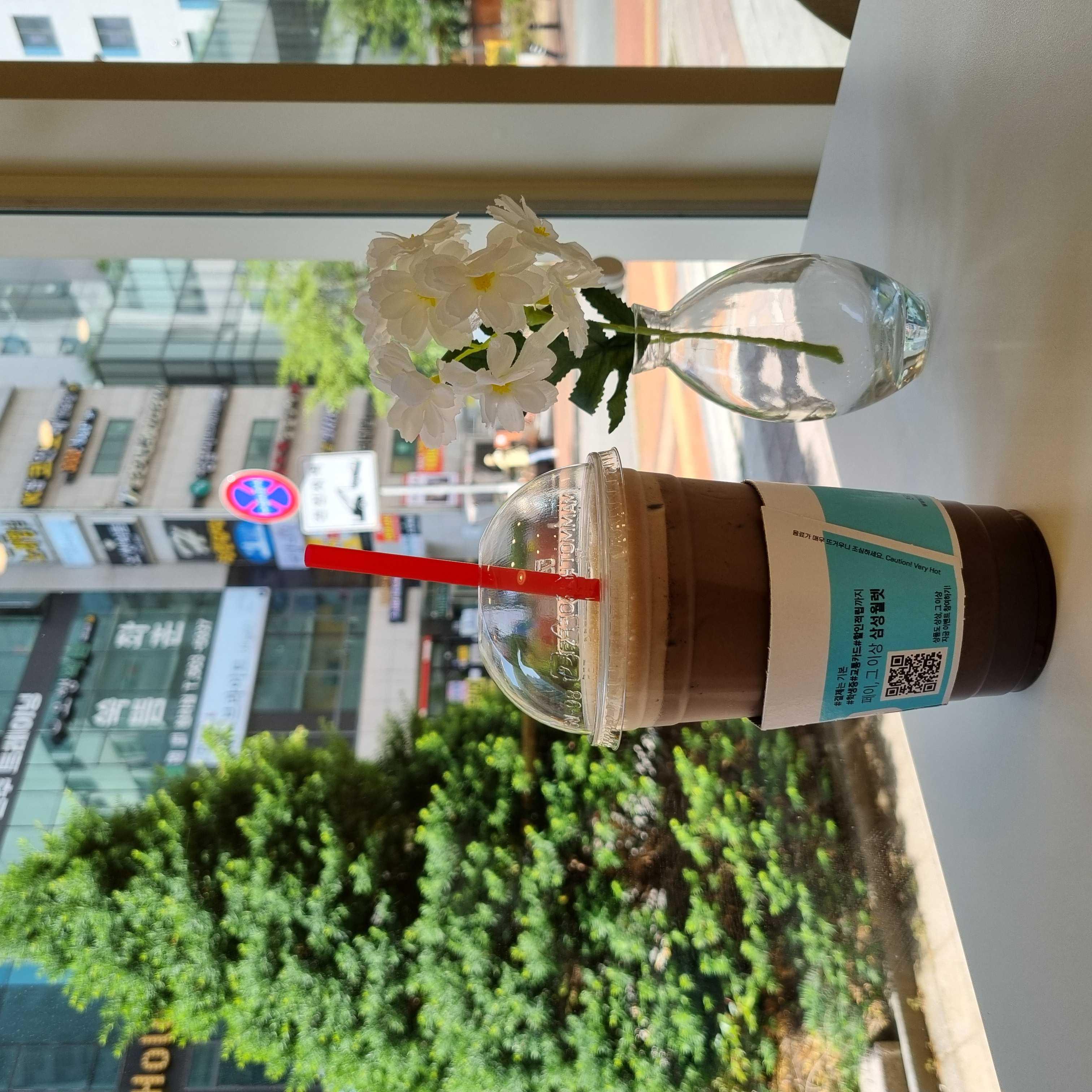 초코라떼 완전 맛있어요!!
제x , 