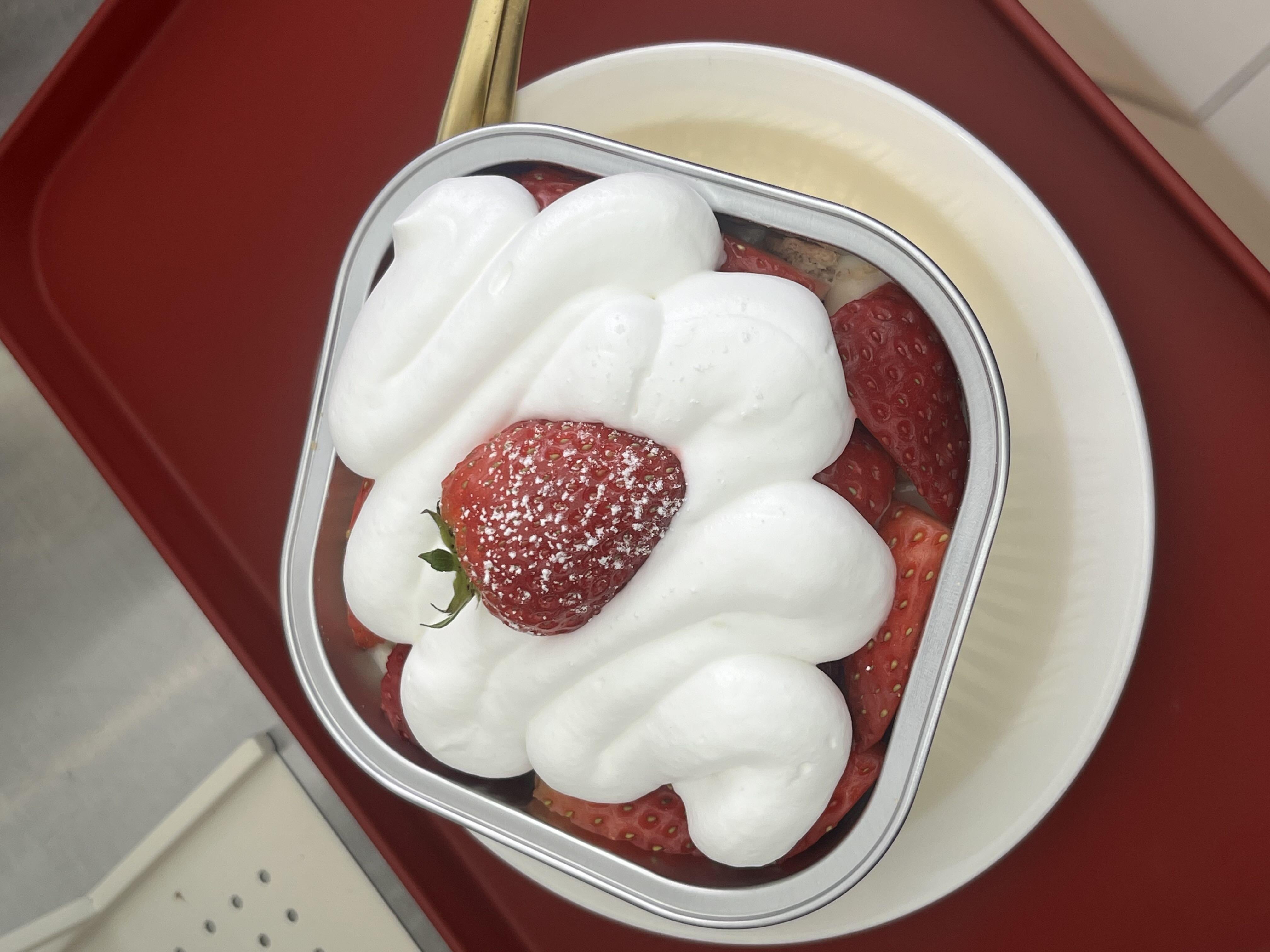 딸기케이크 맛있어요😭❤️❤️❤️❤️