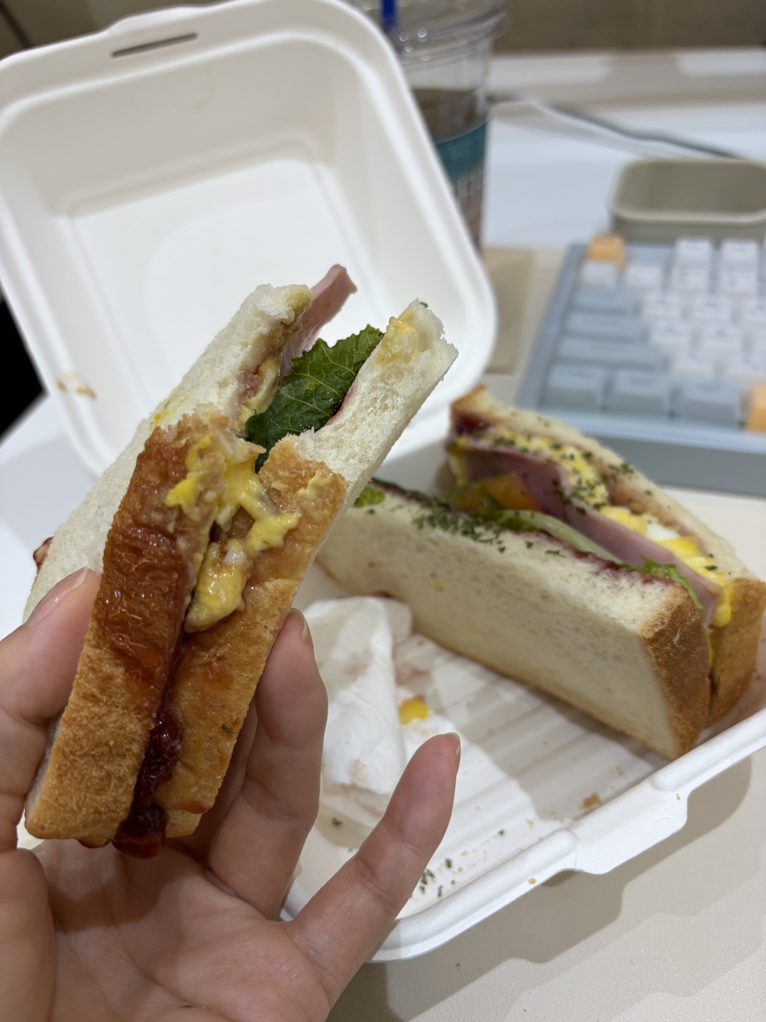 앞 전에 샌드위치 주문했을 때 맛있고