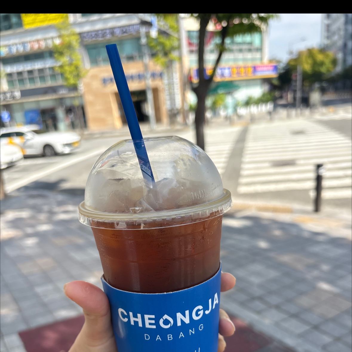 출근길 갓길에 잠깐 차대고 테크아웃 