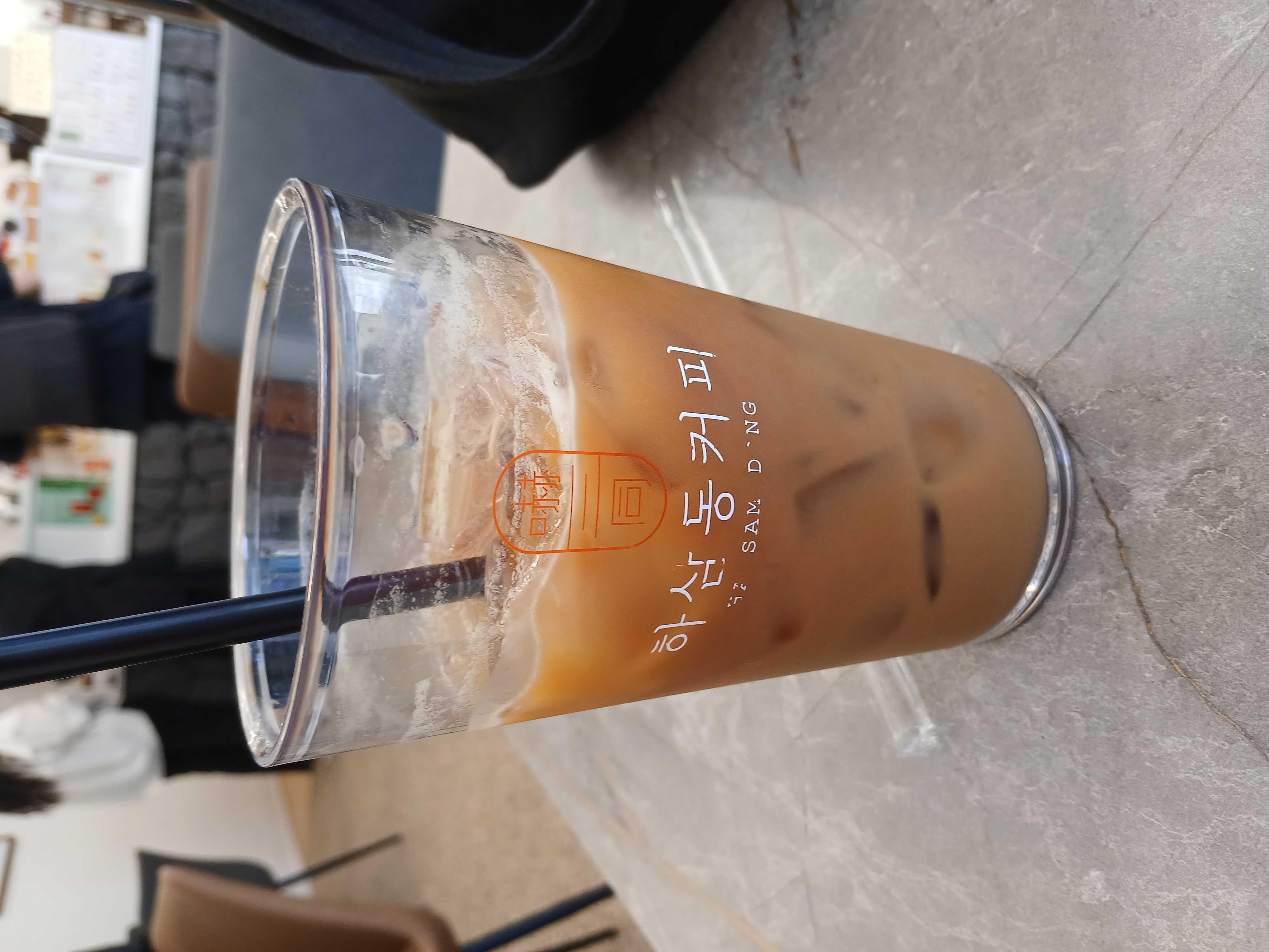 라떼보다 가벼워서 먹기 좋아요