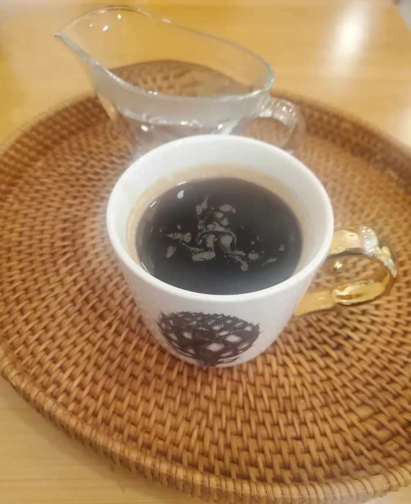 여름에도 따뜻한 아메리카노♡
커피 향