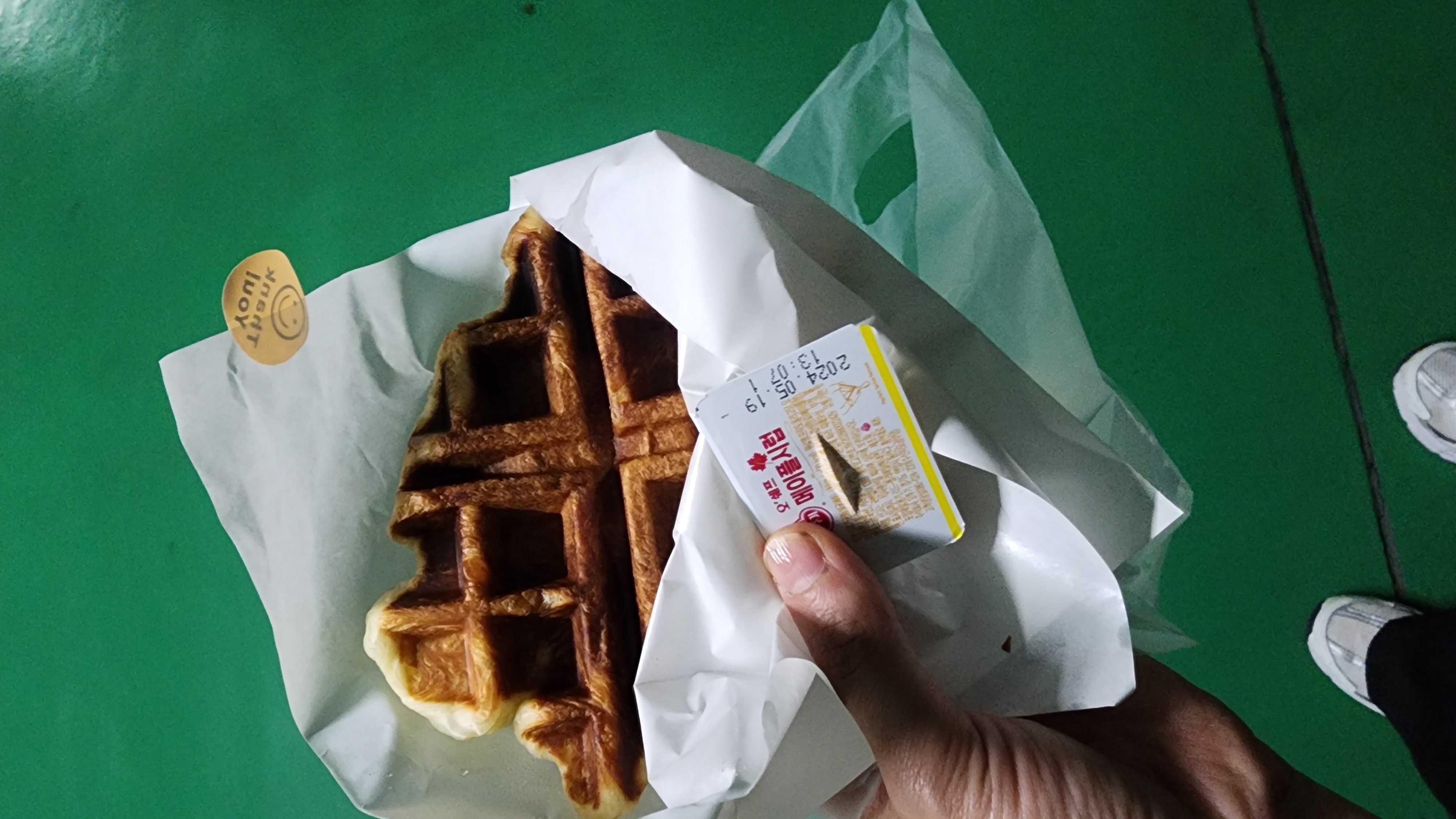 요즘 컴포즈 커피 너무 맛있어요
배고