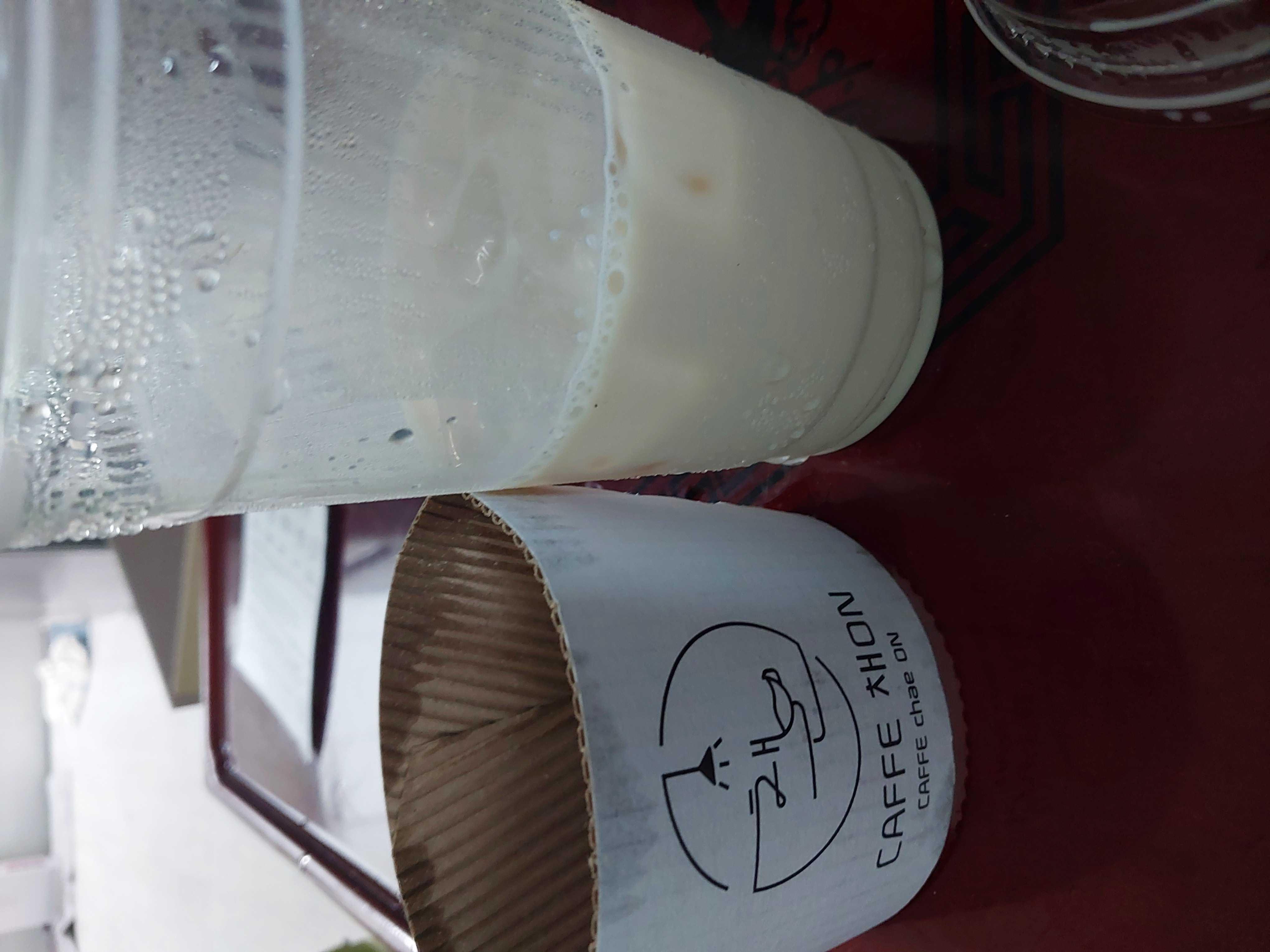 밀크티인데 홍차맛이 거의 안나요
보이
