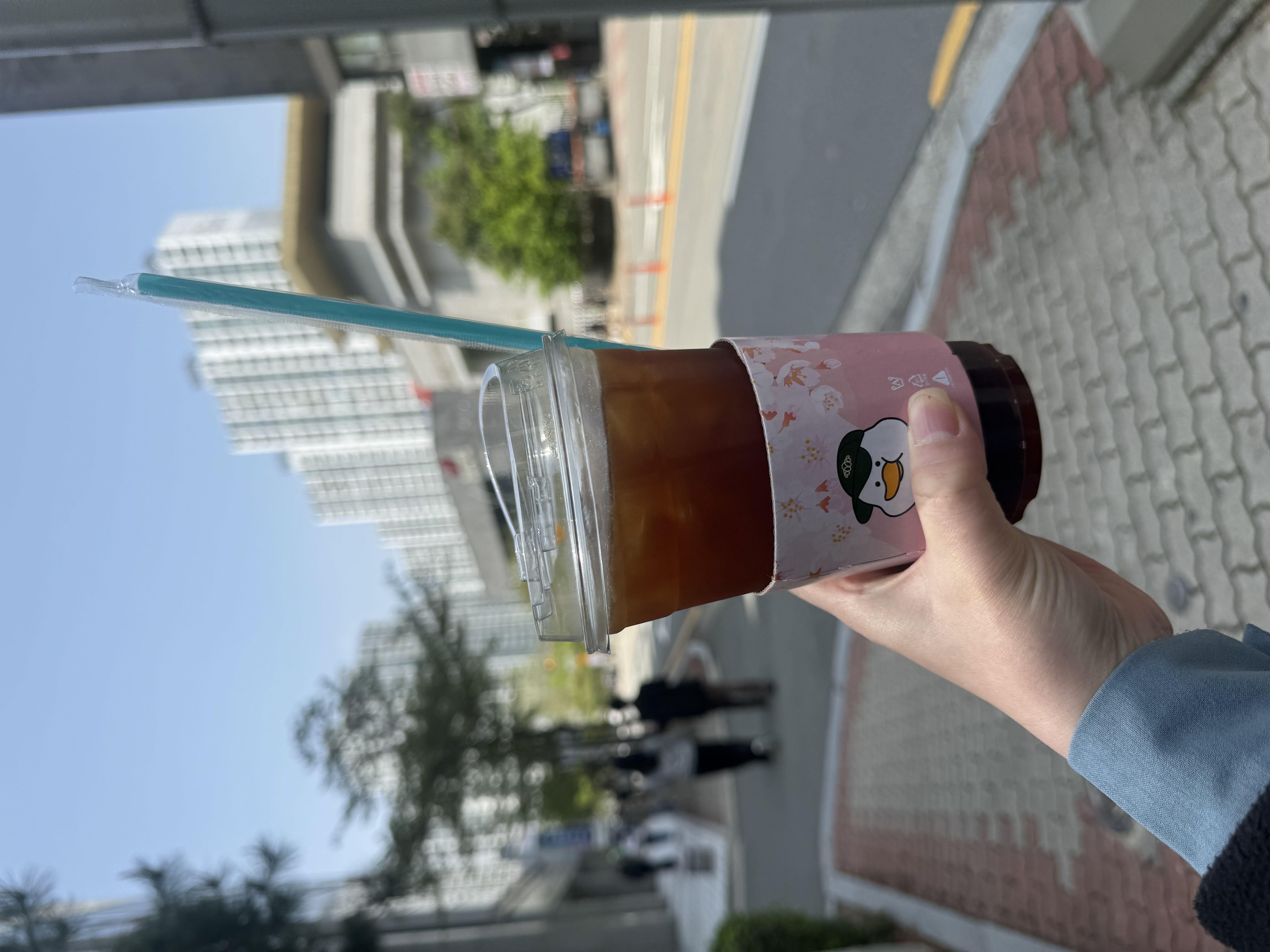 바뀐 빨대 색이 찰떡!