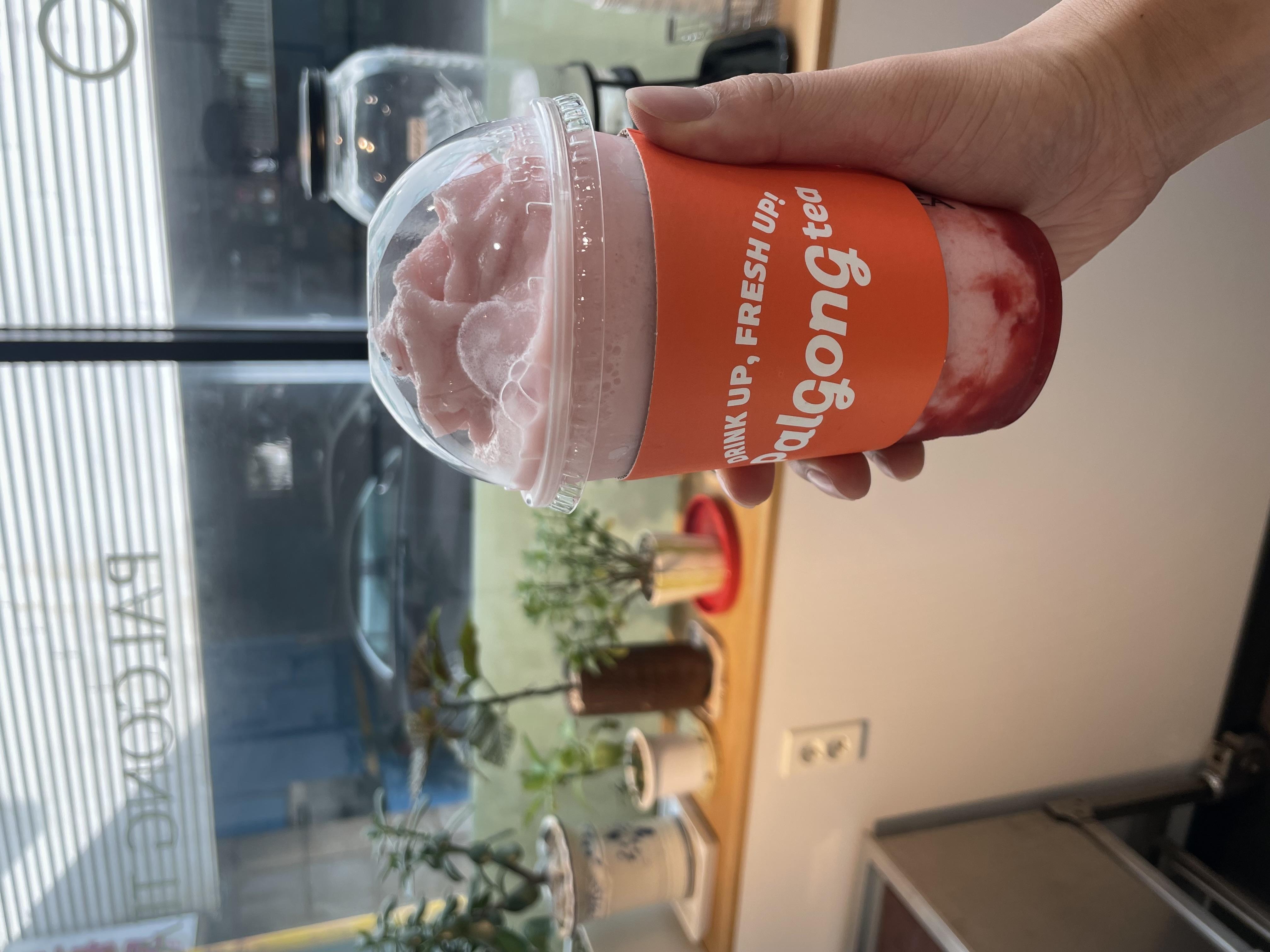 딸기요거트 맛있어요~^^
