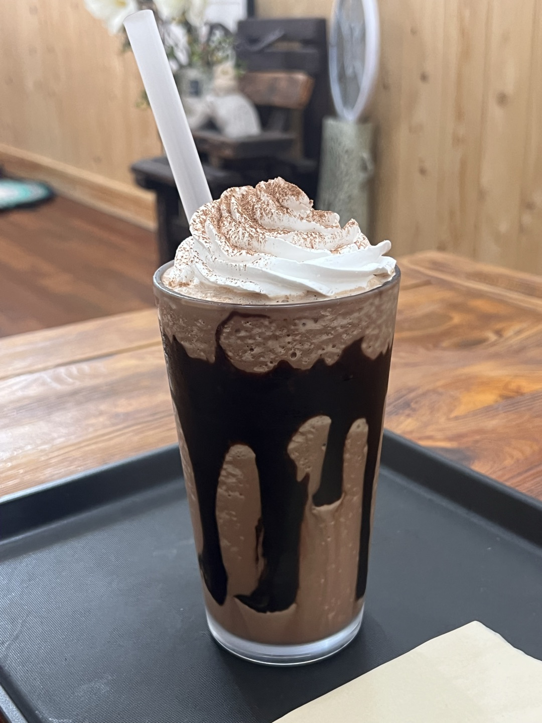 너무 맛있어요 전에 초코쉐이크에 휘핑