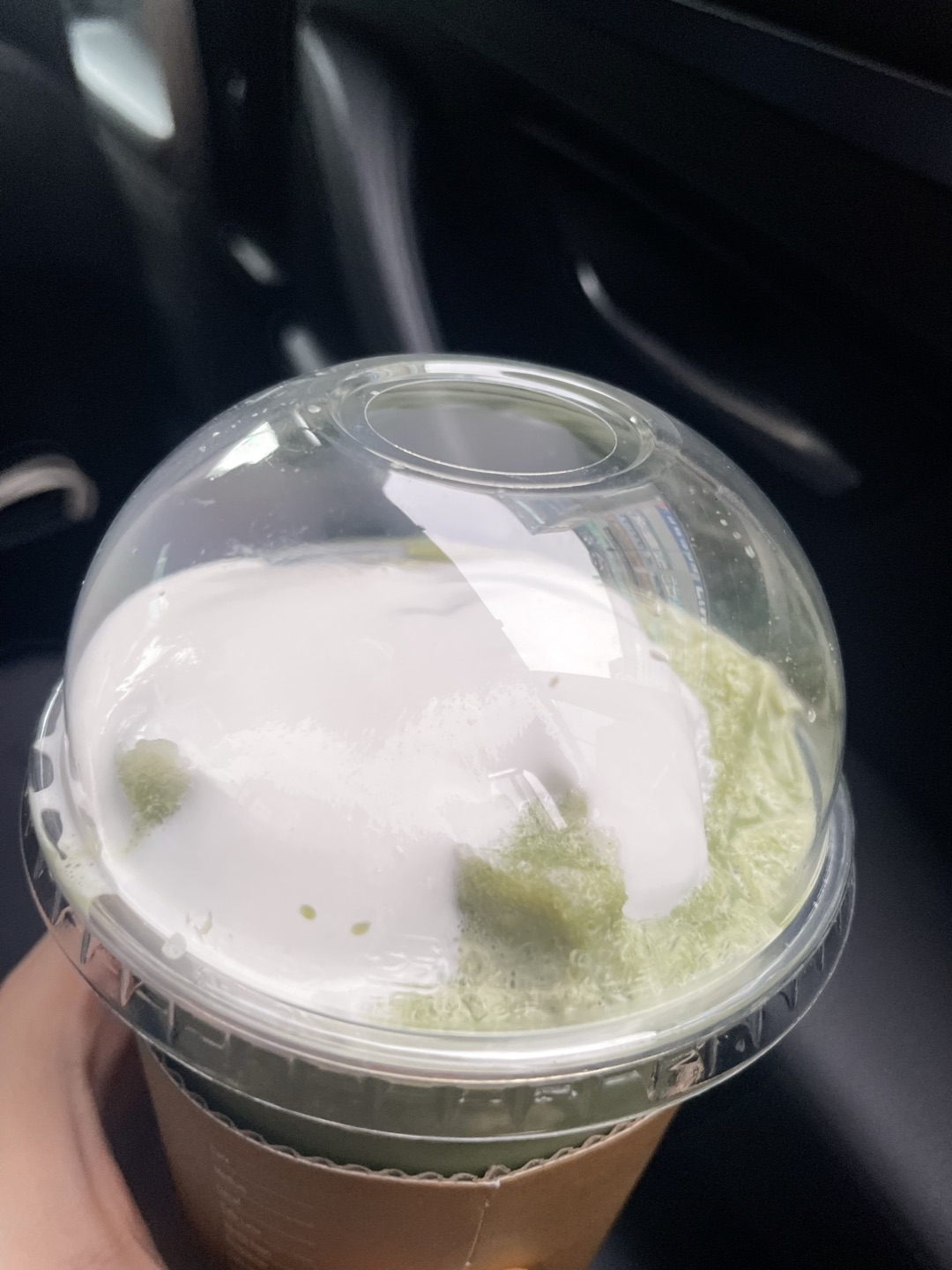 어제 먹고 크림치즈폼이 좀 부족해서 