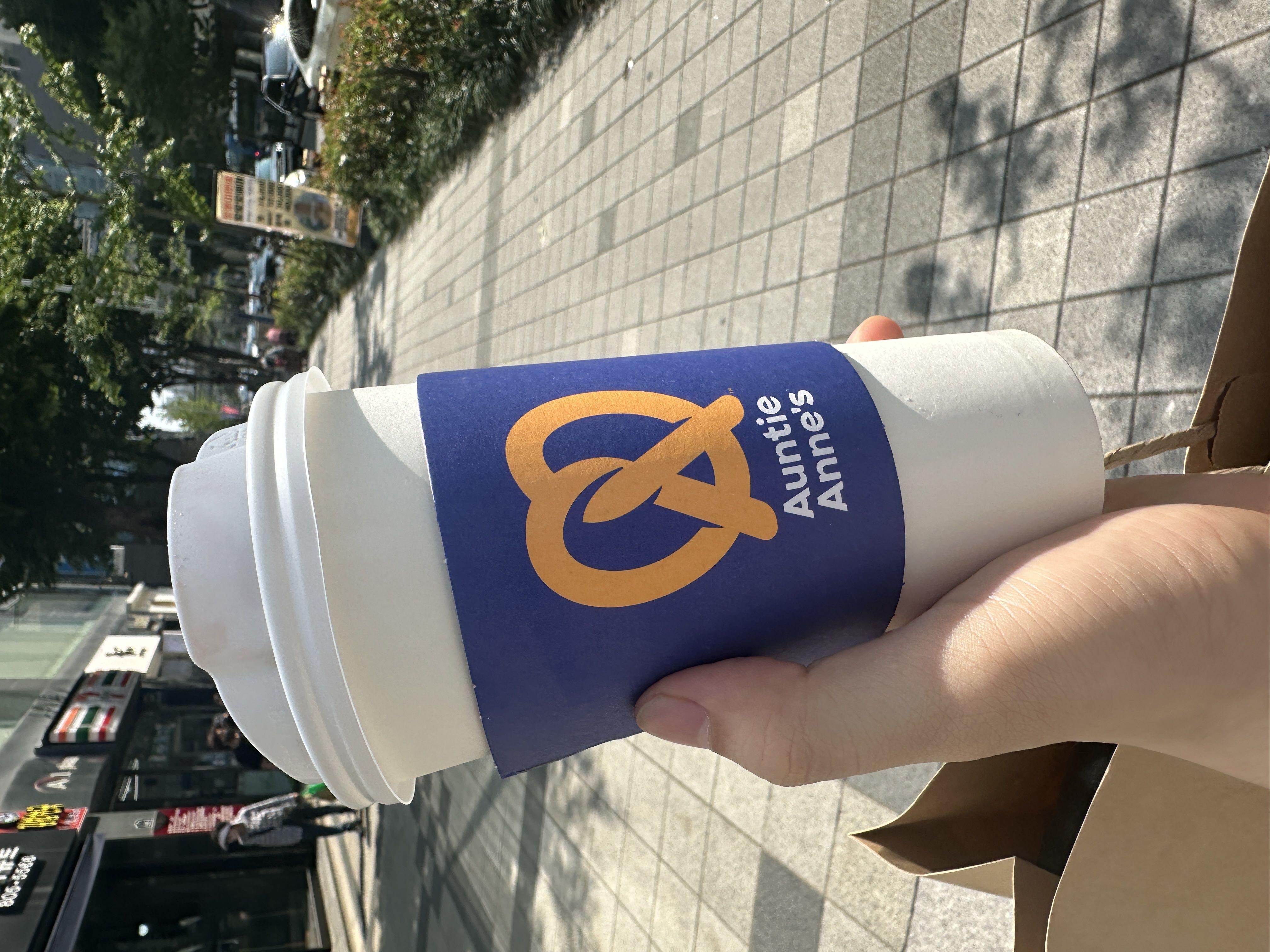 첨 먹어보는데 개맛잇는데요?

커피가