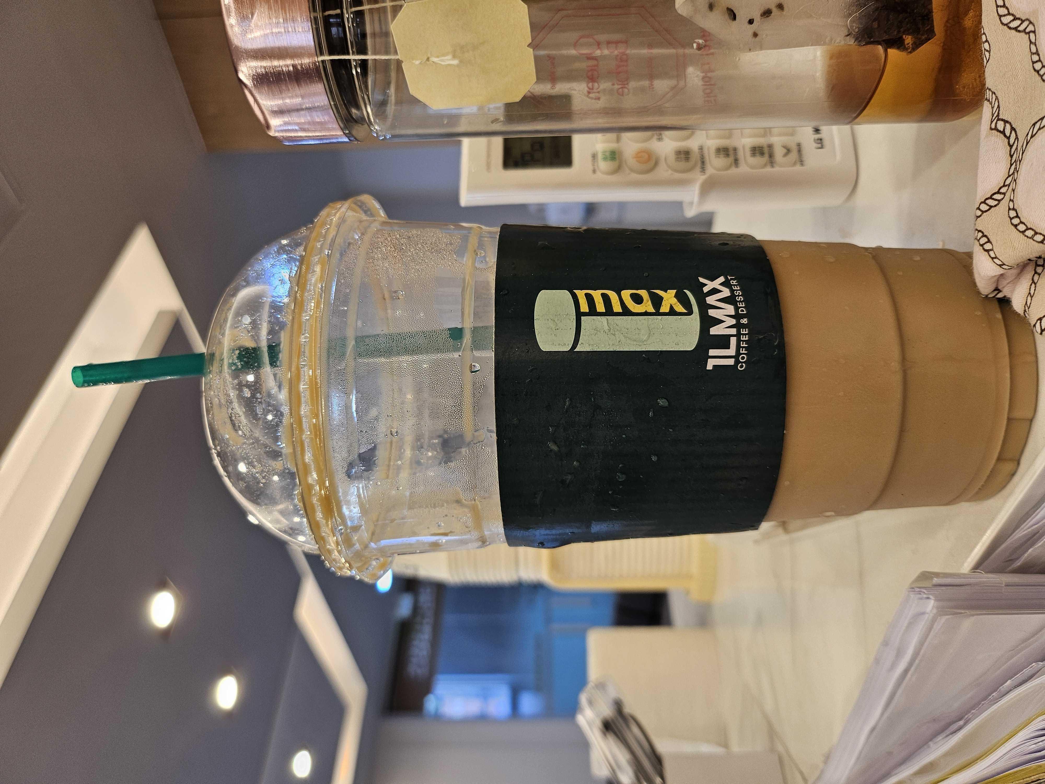 바닐라라떼 많이 달지않아 좋네요😆