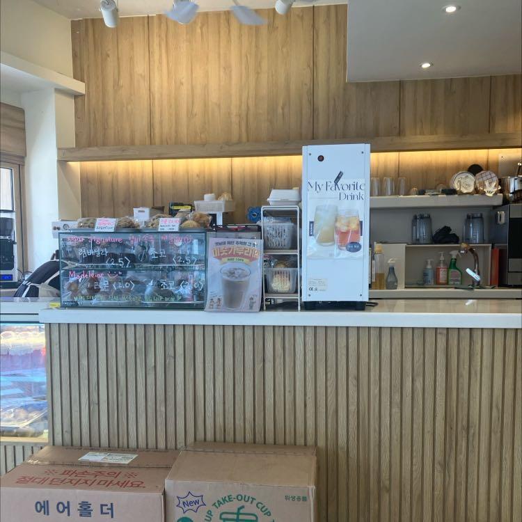 여기 오랜만에 왔는데 음악도 좋고 분