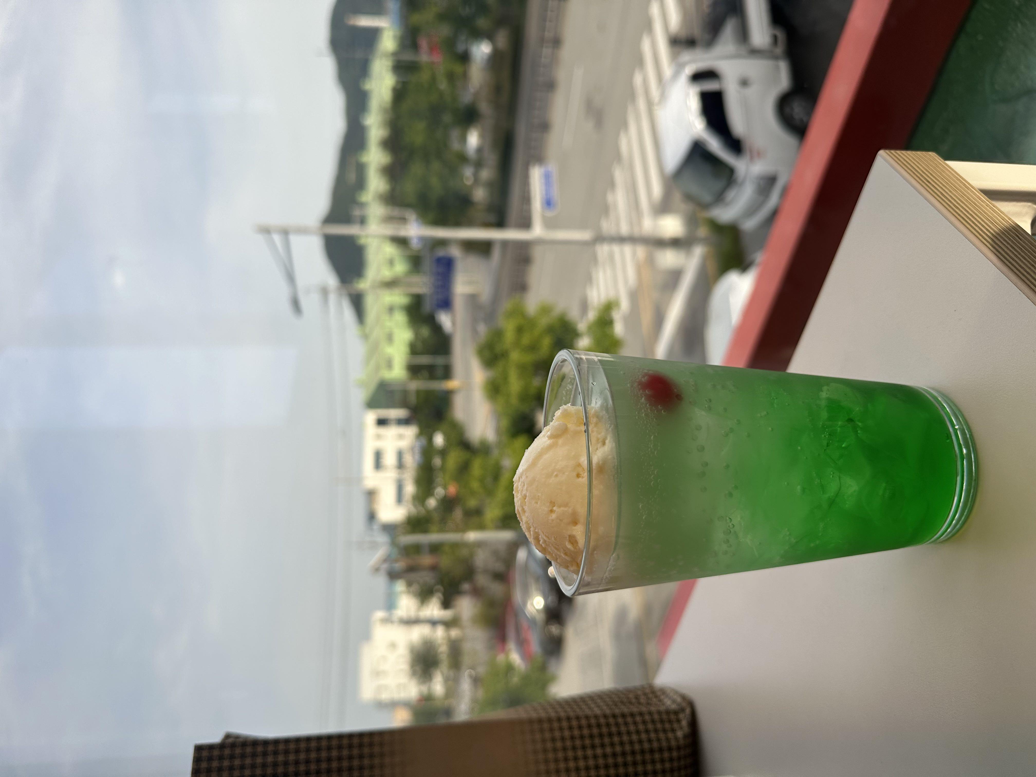 분위기가조아요 지나가다들린건데 근처맛