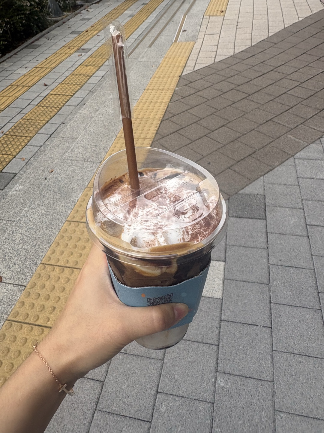 새로 나왔길래 먹어봤는데 스벅보다 맛