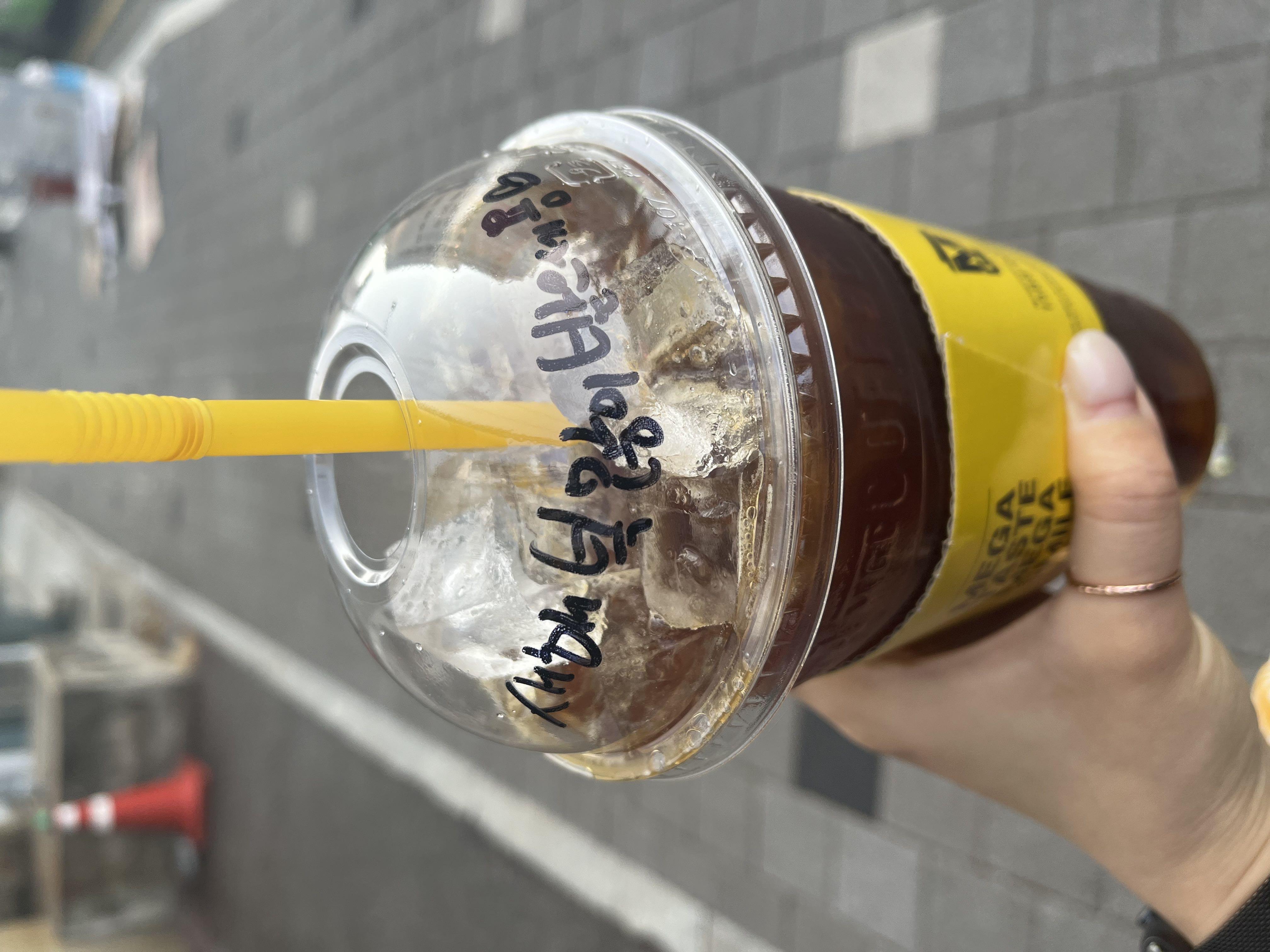 출근길에 늘 시켜 먹는곳입니다!
직원