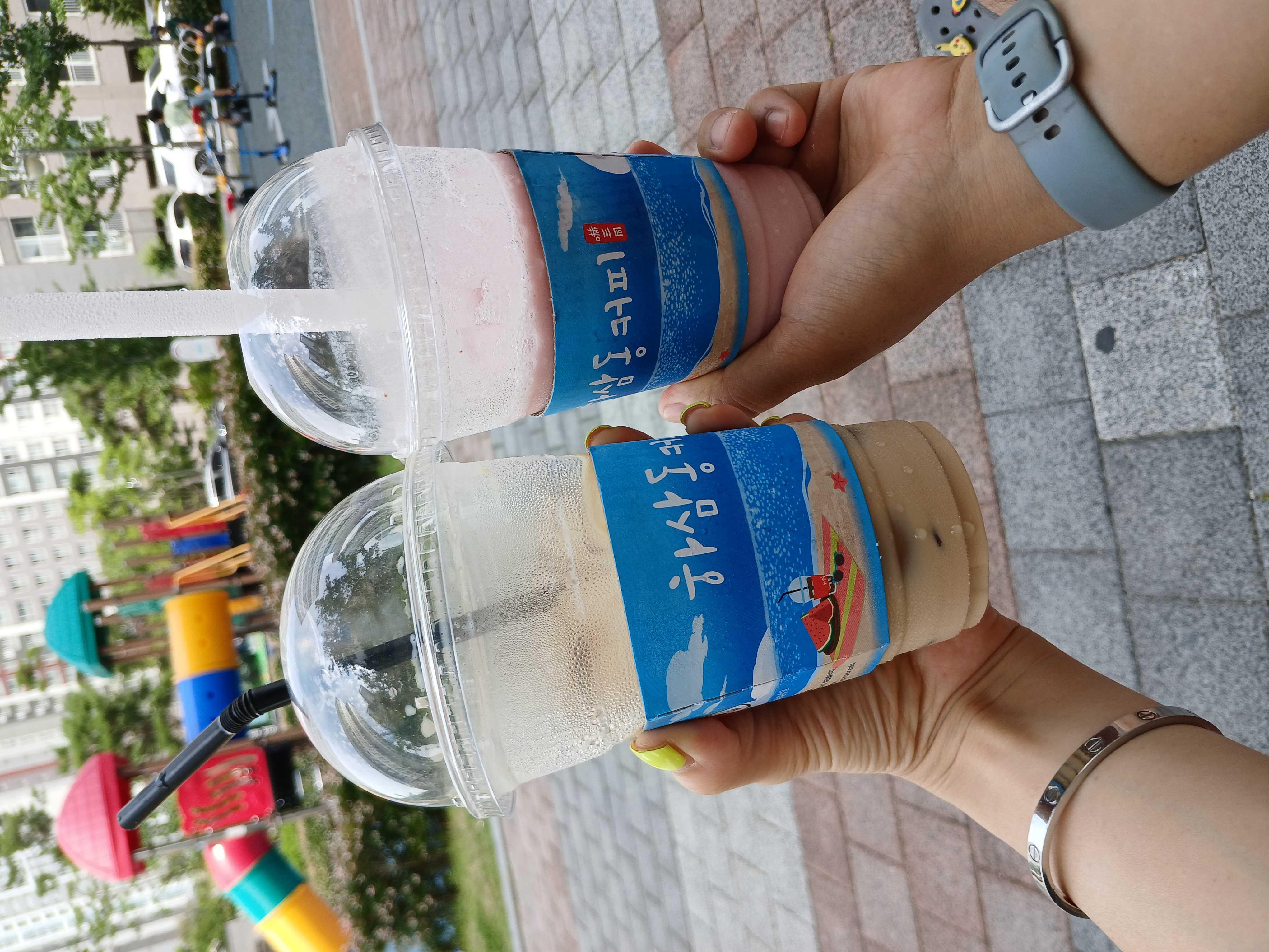 네^^달달한 음료 마시구 당 충전했어