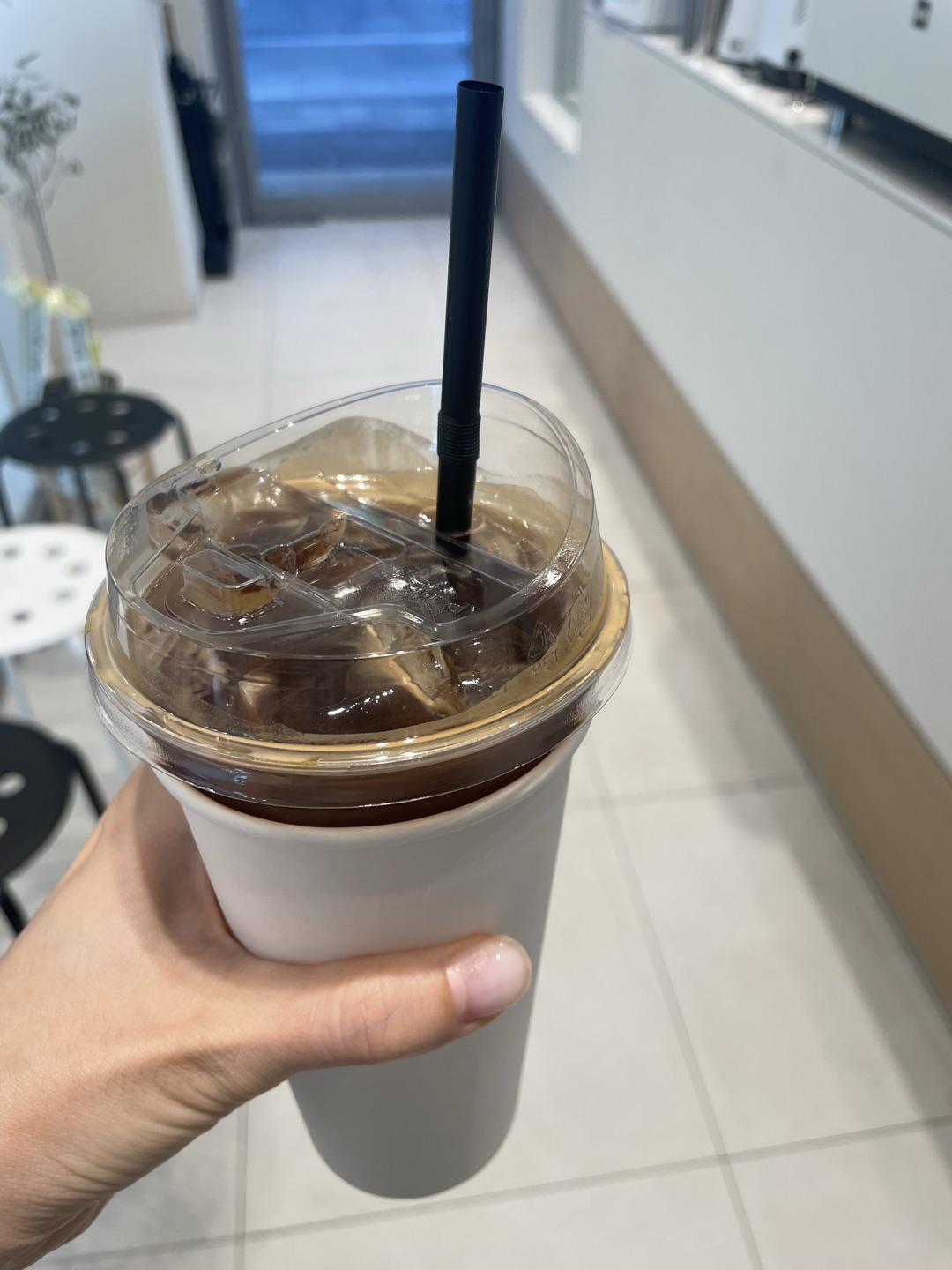 커피가 맛있고 공간이 깔끔합니다! 친