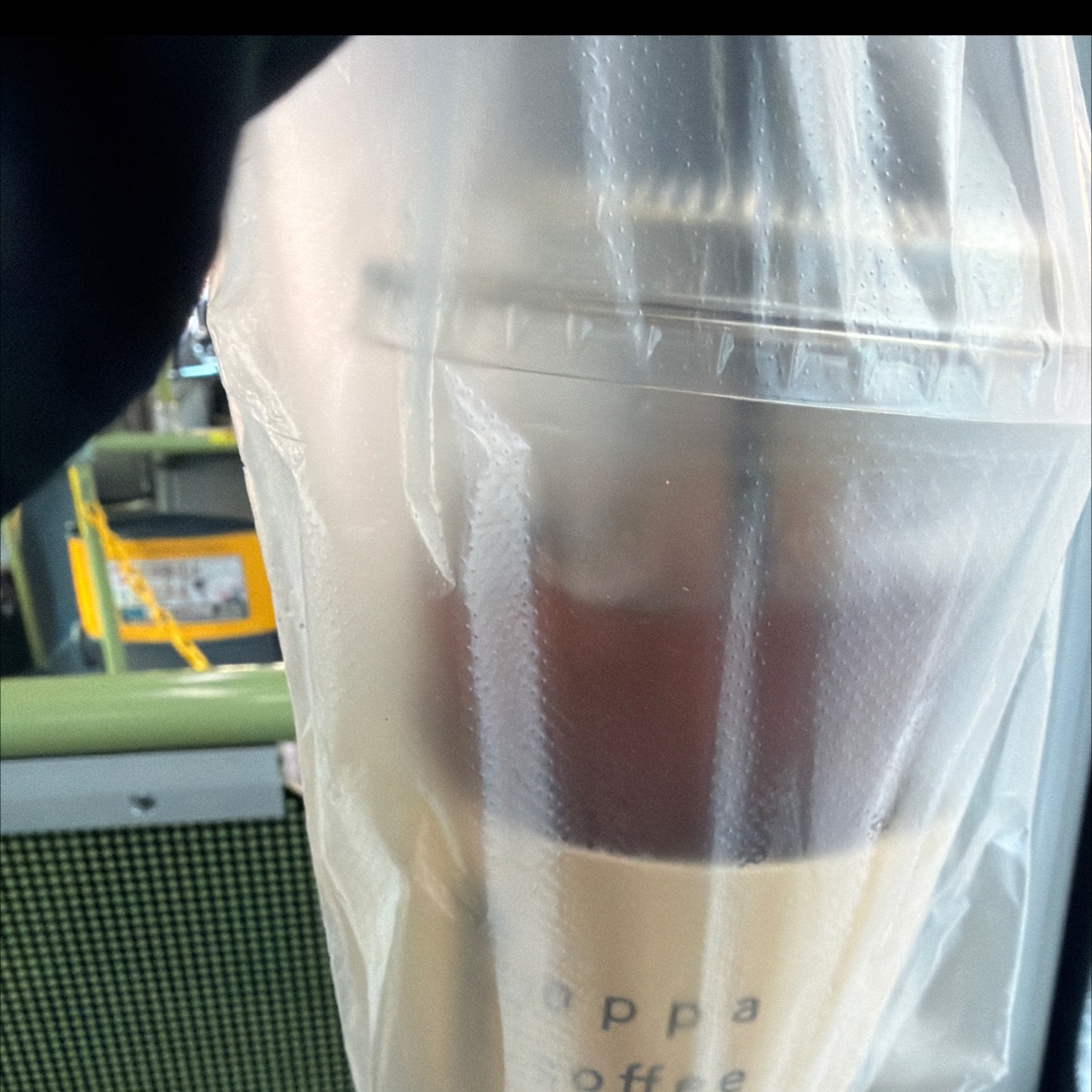 아메리카노 맛이 좋아서 아이 등교길에