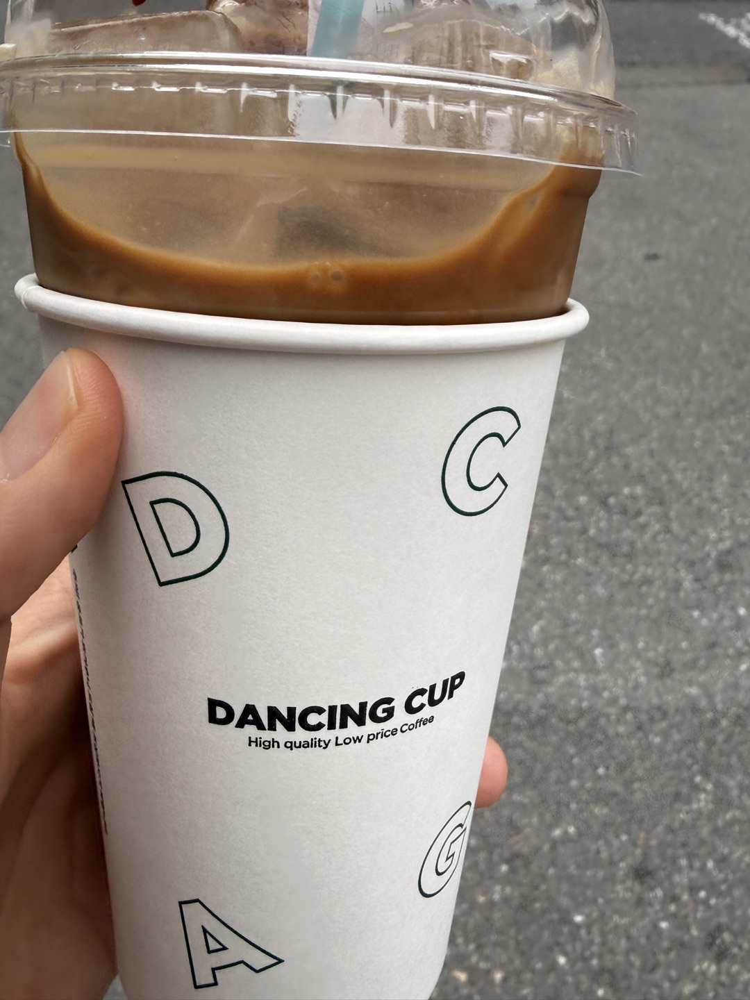 아침에는 댄싱컵 커피