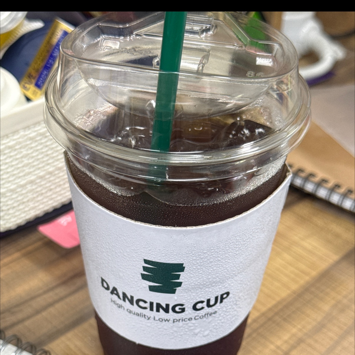 커피가 너무 제 취향이에요
막 쓰지도