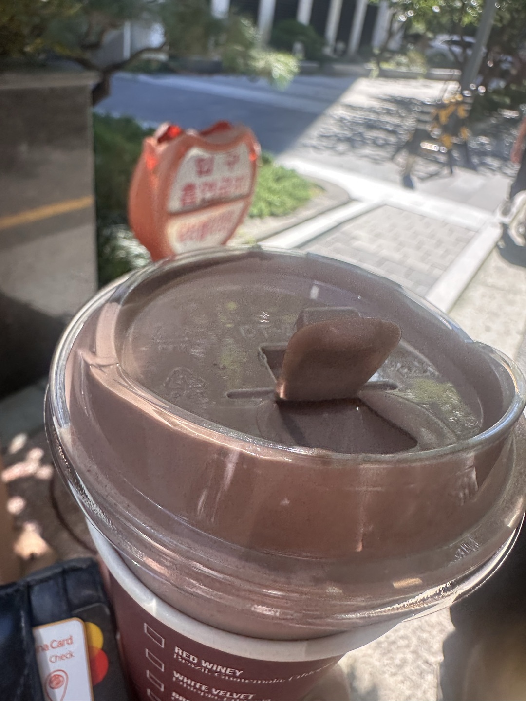 사장님이 넘치게 담아주셨어요! 맛은 