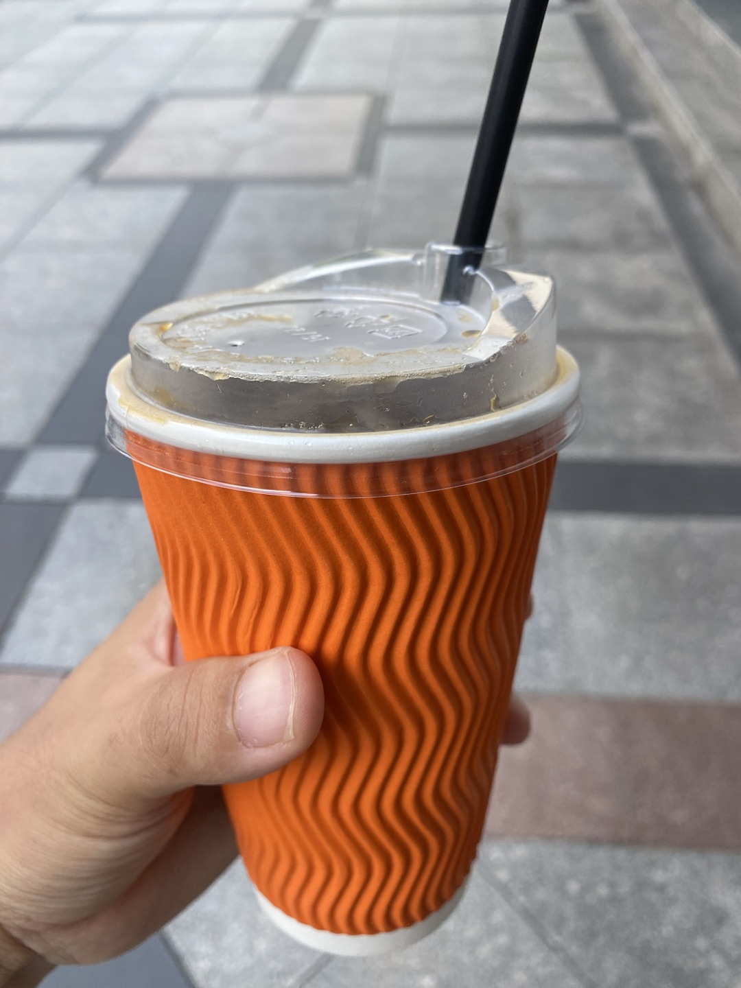 커피가 진하고 
직원분들이 친절합니다