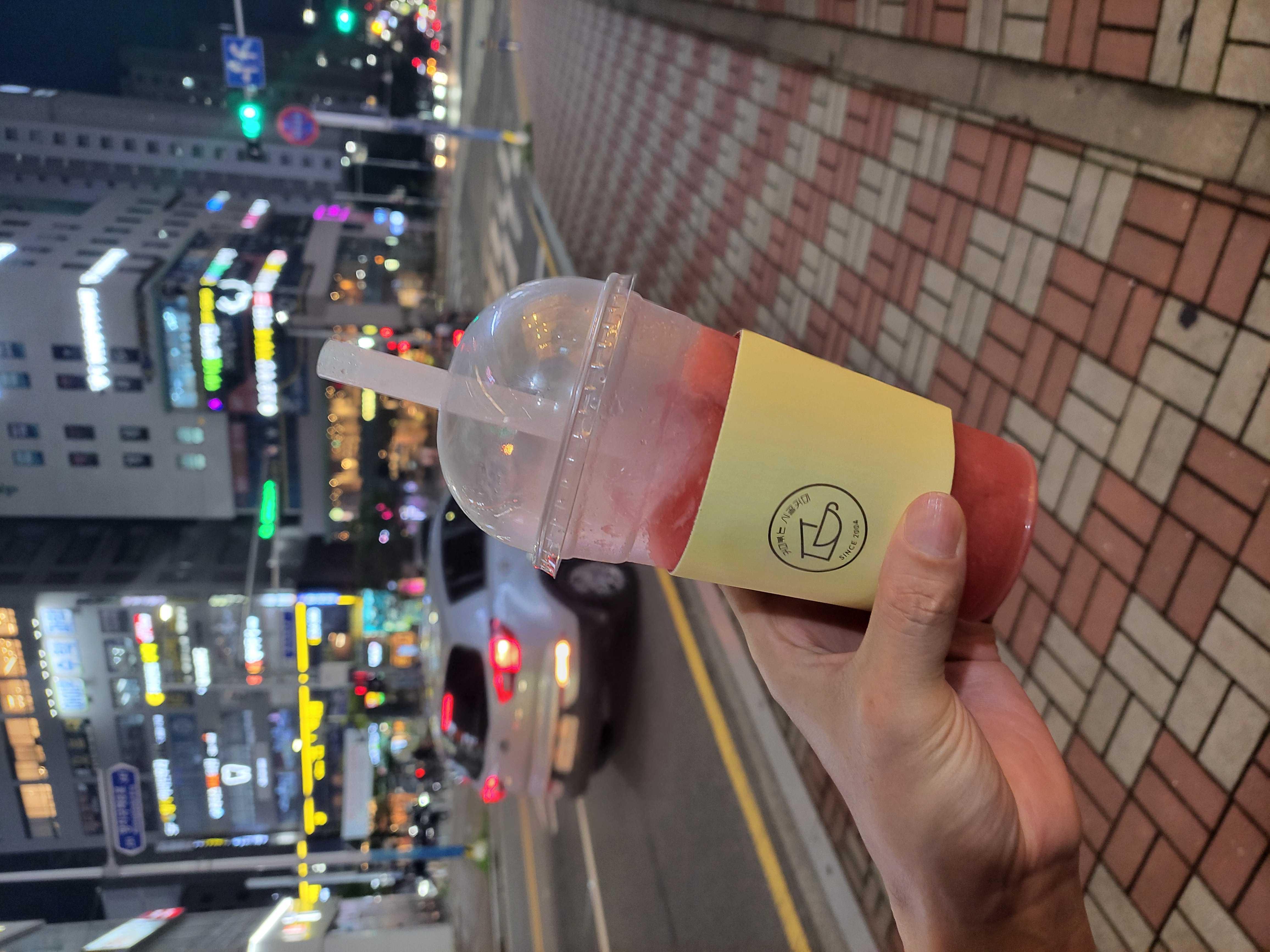 여사장님 대박 친절하고. 음료 맛나요
